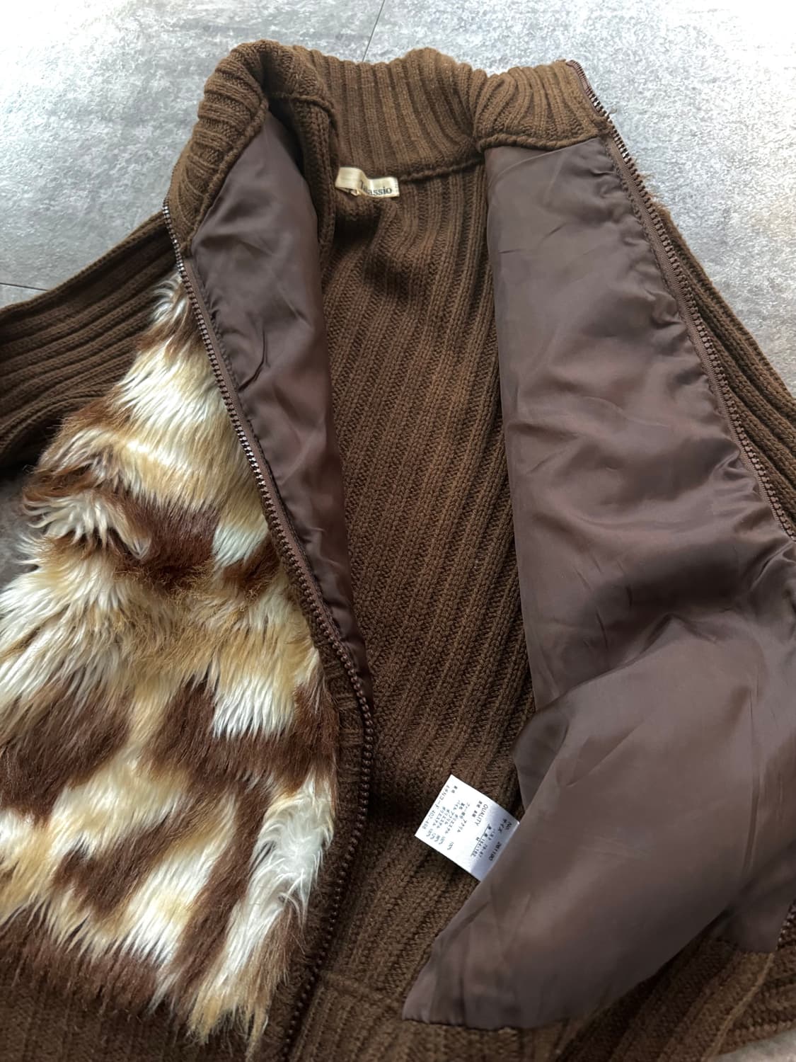 프론트 퍼 하이 넥 니트 집업 상품이미지2