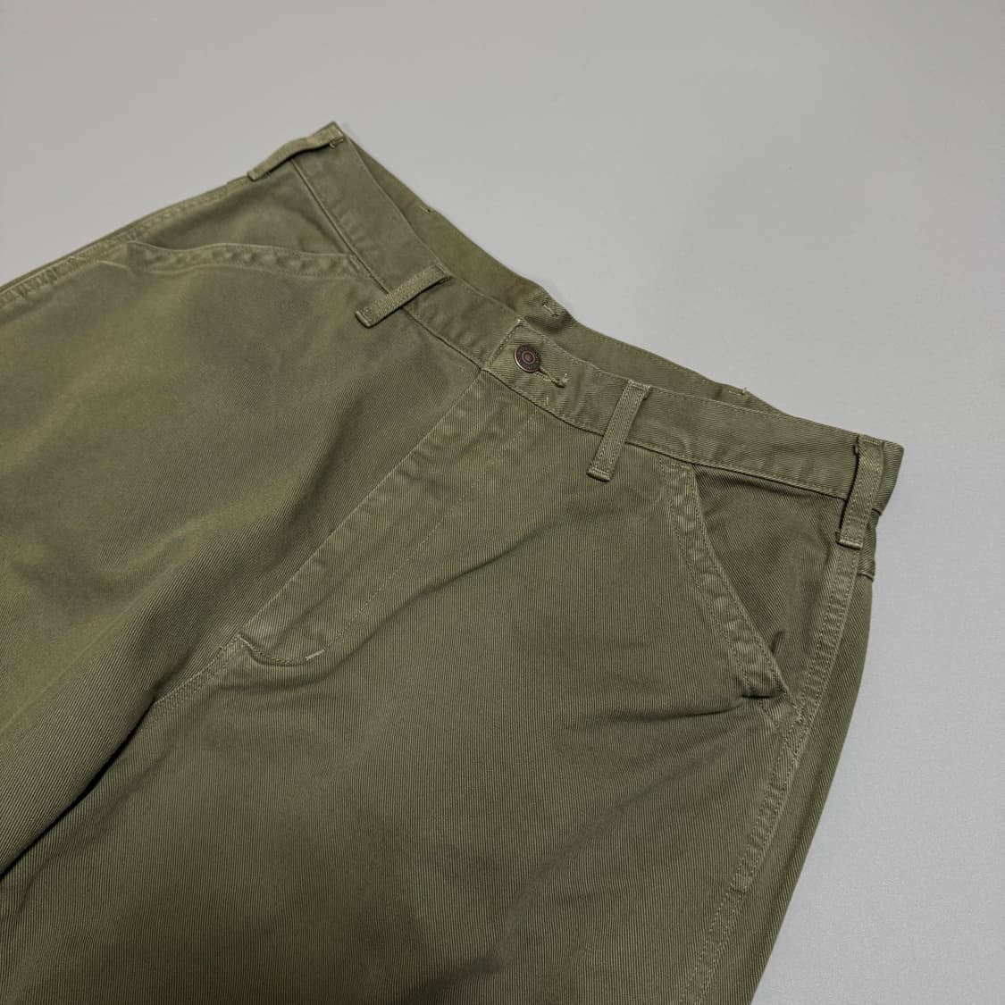 에드윈(EDWIN) 올리브컬러 코튼 라벨 로고 루즈 카펜터 워크 팬츠 상품이미지3