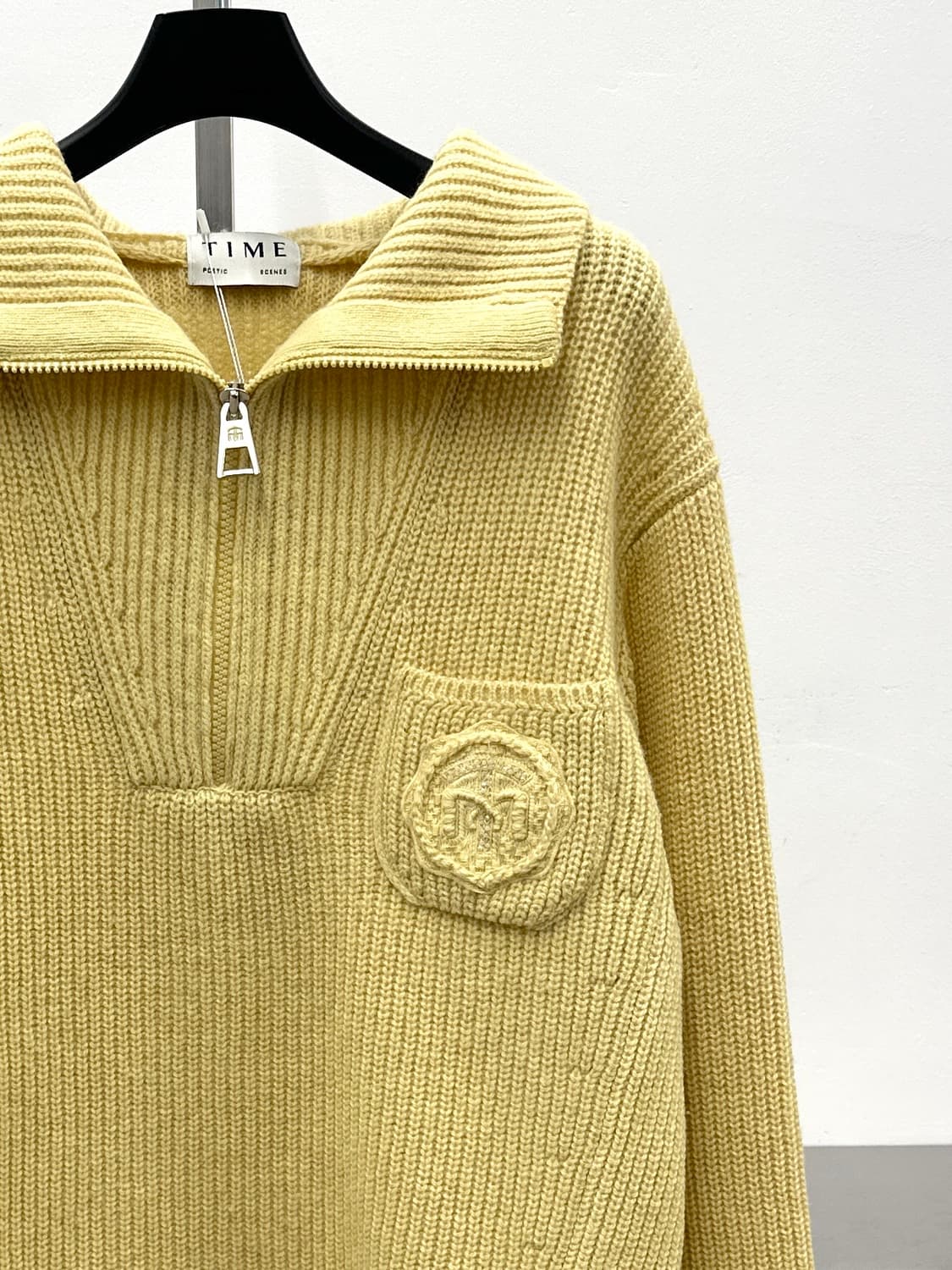 타임 울 캐시미어 로고 자수 하프집업 니트  상품이미지2