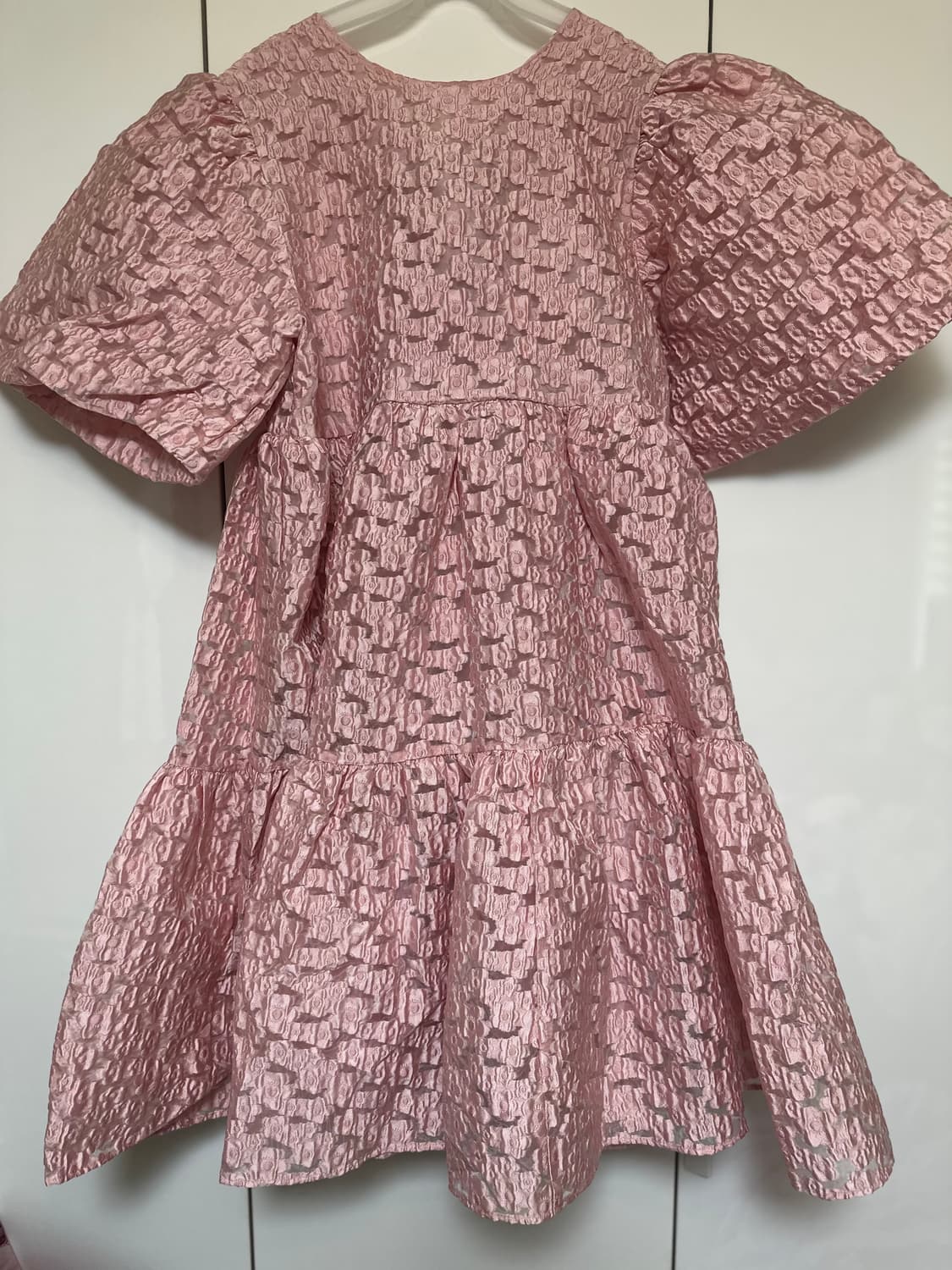 핑크 엠보싱 퍼프 오간자반팔 미니 원피스 상품이미지3