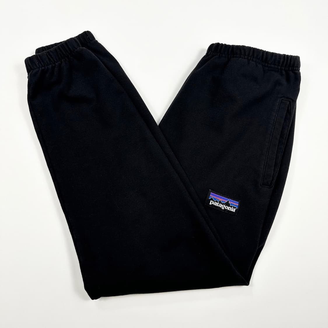 파타고니아 박스 로고 블랙 스웻 조거팬츠 (S) 상품이미지2