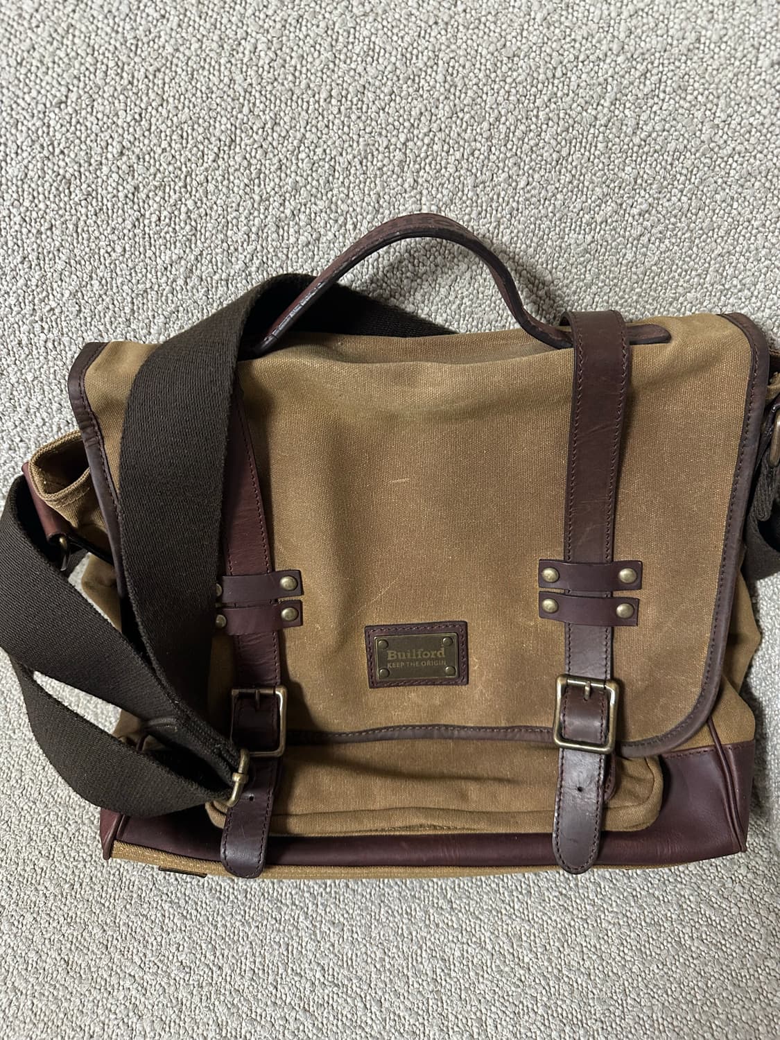 Builford 남성 메신저백 팝니다 상품이미지1