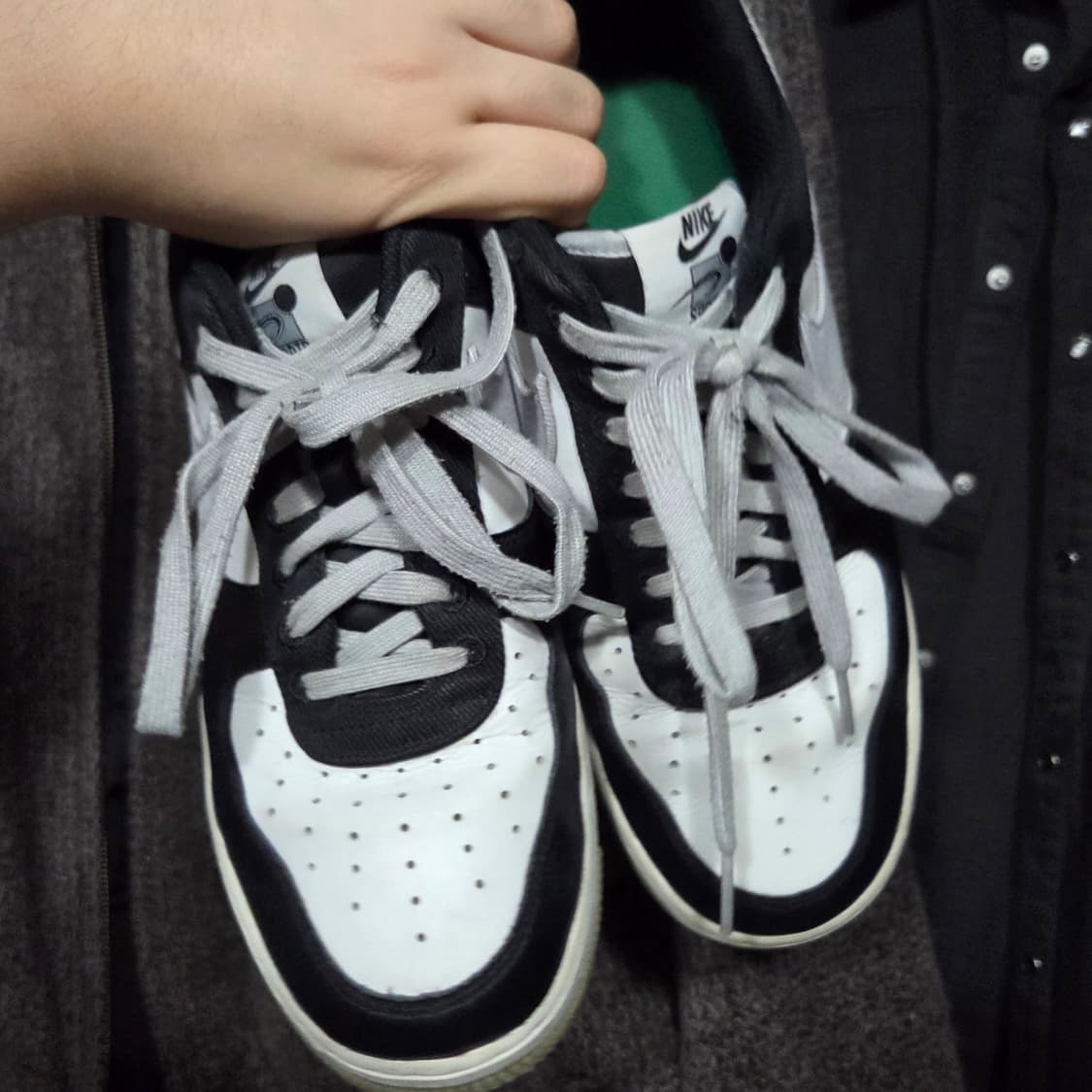 (270) 나이키 에어포스 1 '07 LV8 EMB 블랙 실버 상품이미지3