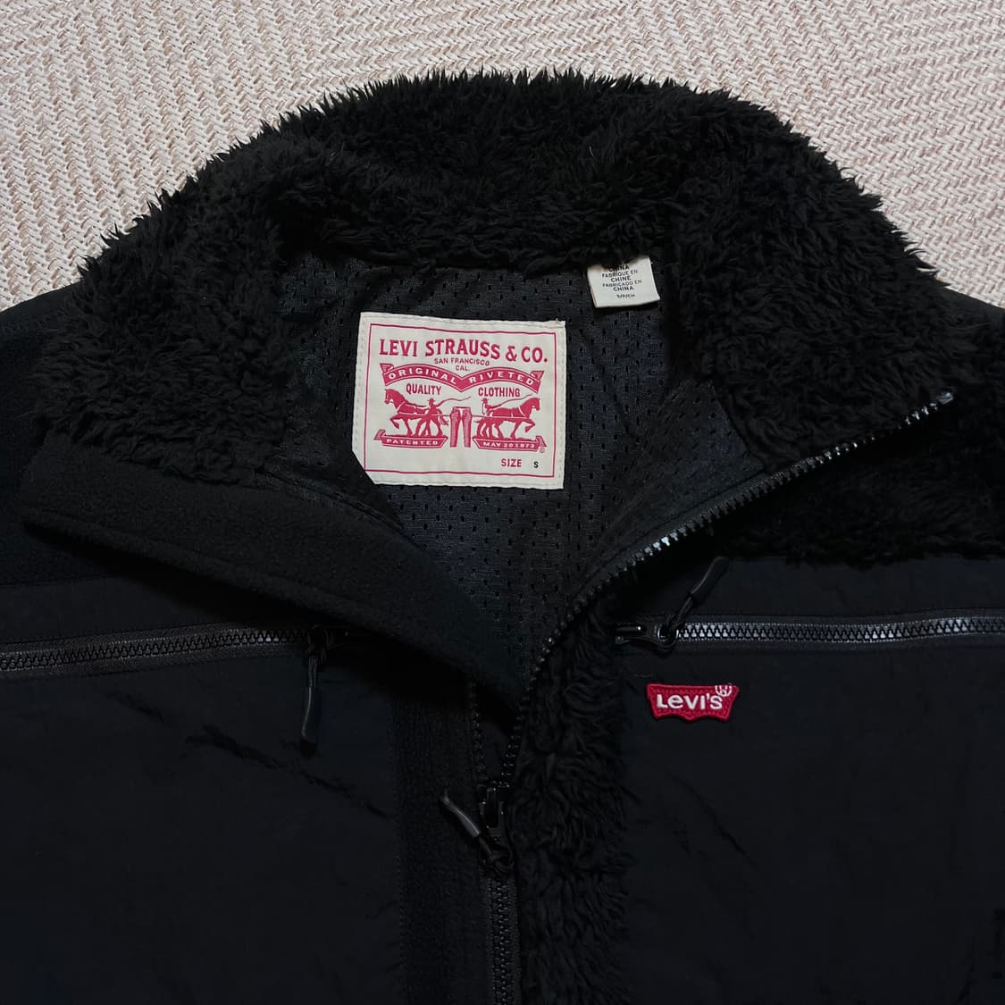 [정품] 리바이스 블랙 포켓 후리스 [ S ] 상품이미지3