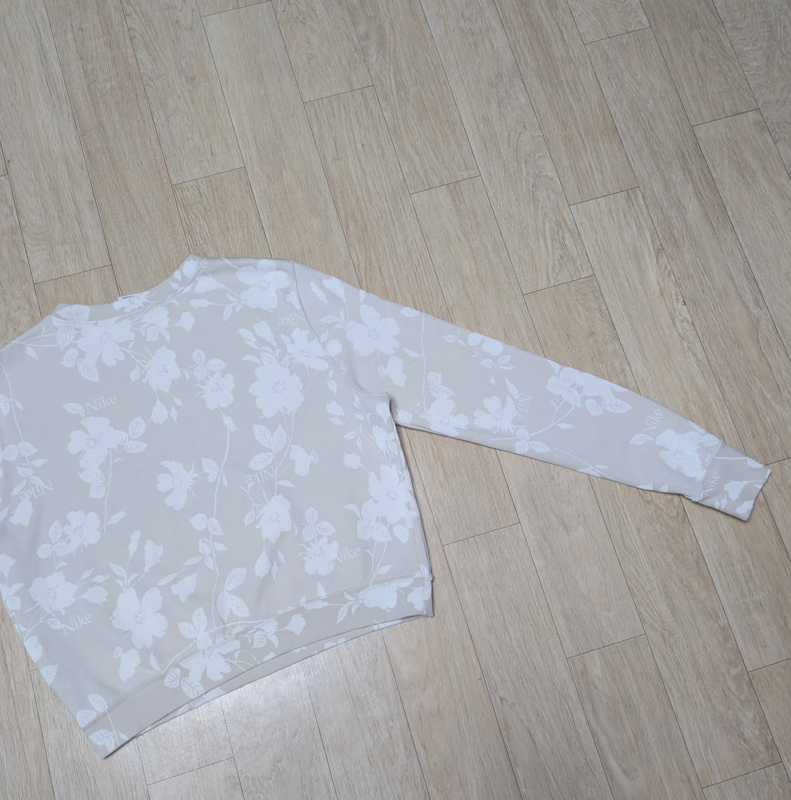 L) 연베이지 나이키 크롭 플라워 맨투맨 상품이미지6
