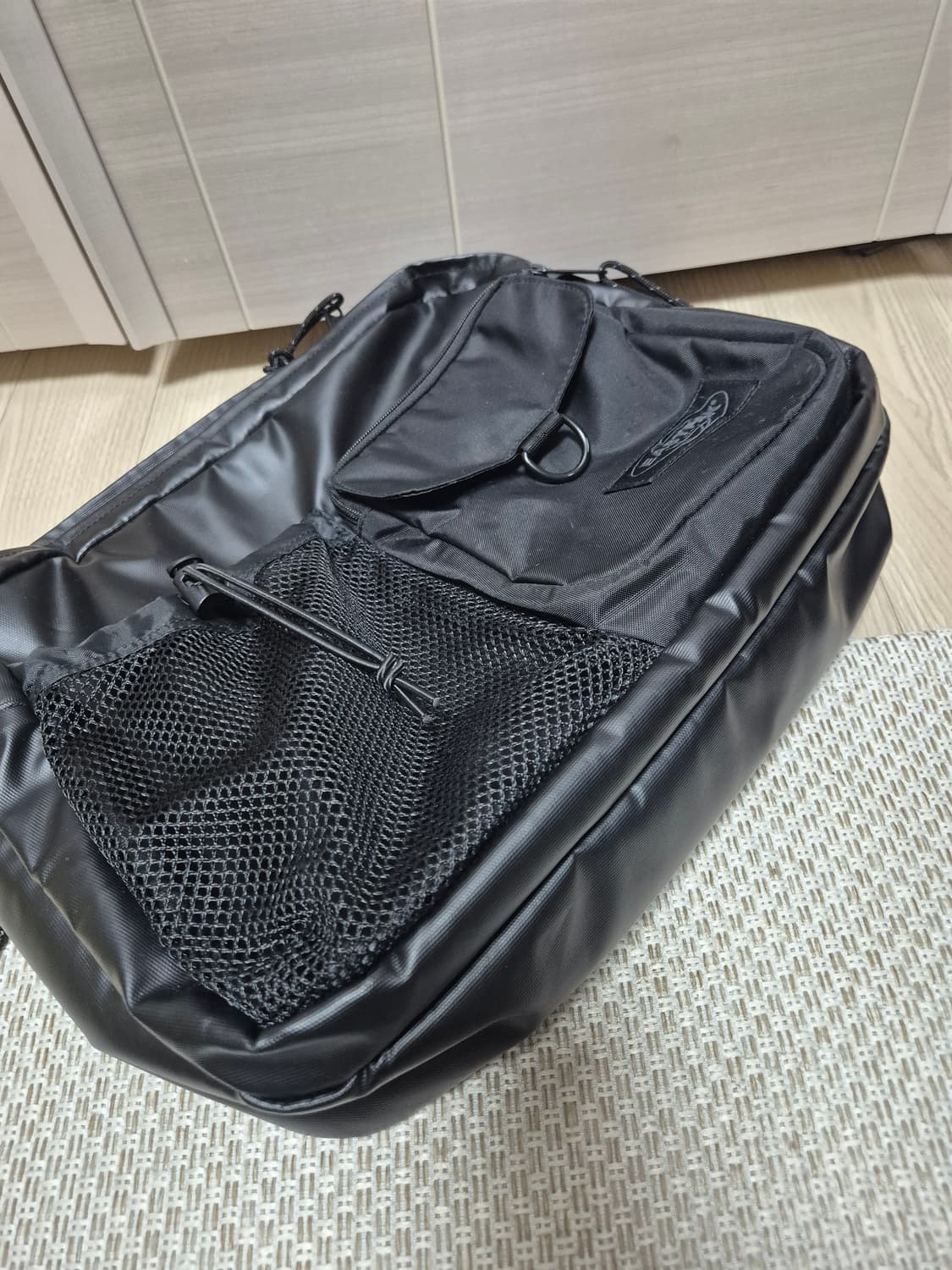 이스트팩 사첼 M 메신져 크로스백 가방 블랙 상품이미지5