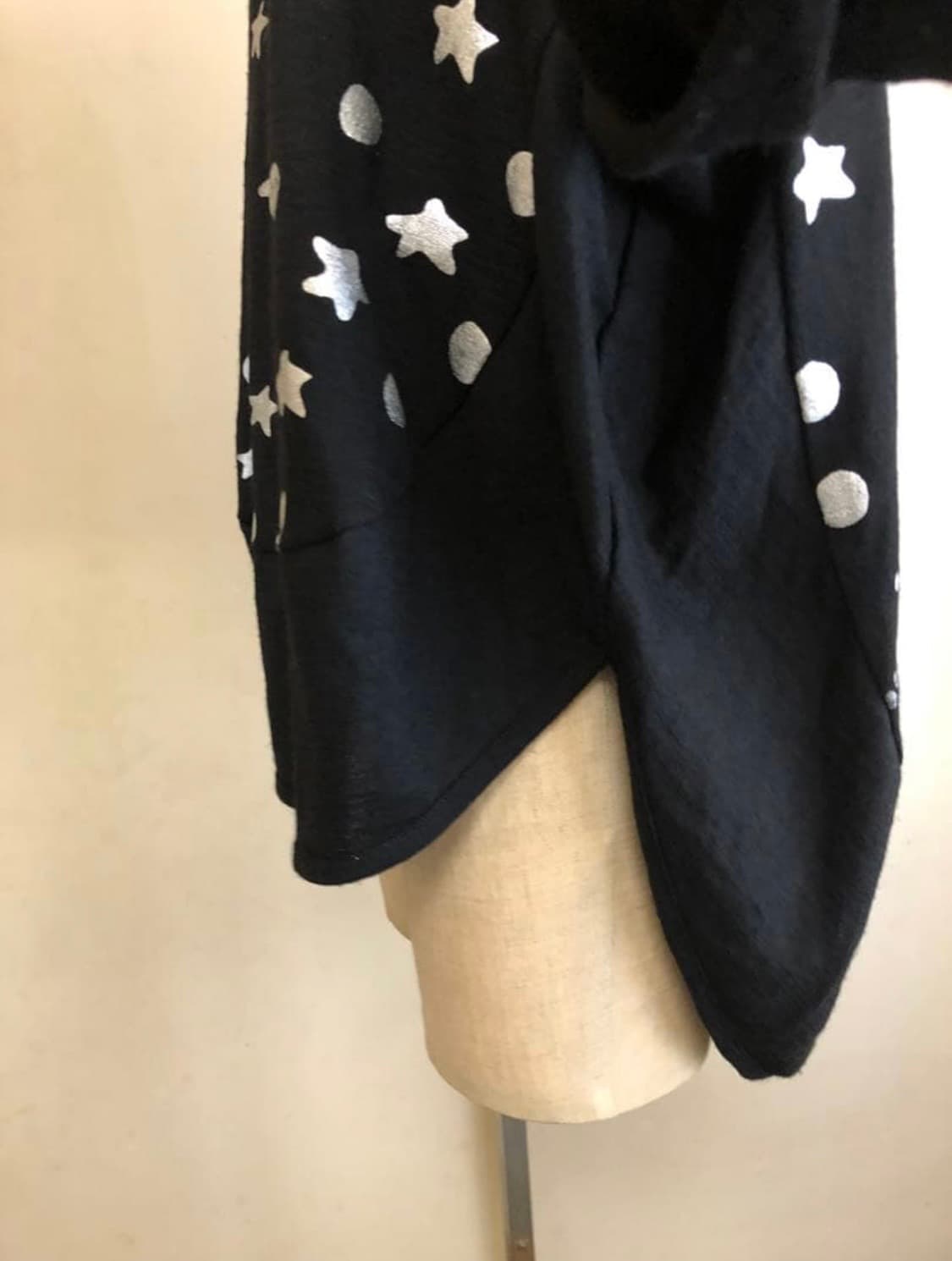 츠모리 차사토 도트 별 고양이 발자국 가오리핏 롱슬리브 긴팔 티셔츠 상품이미지8