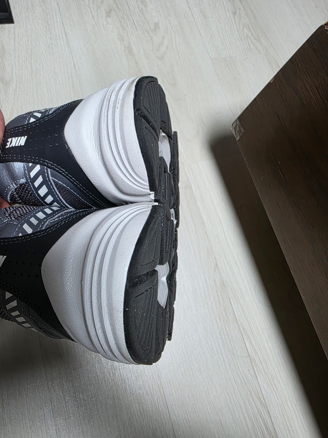 나이키 이니시에이터 스모크 그레이 280 상품이미지6