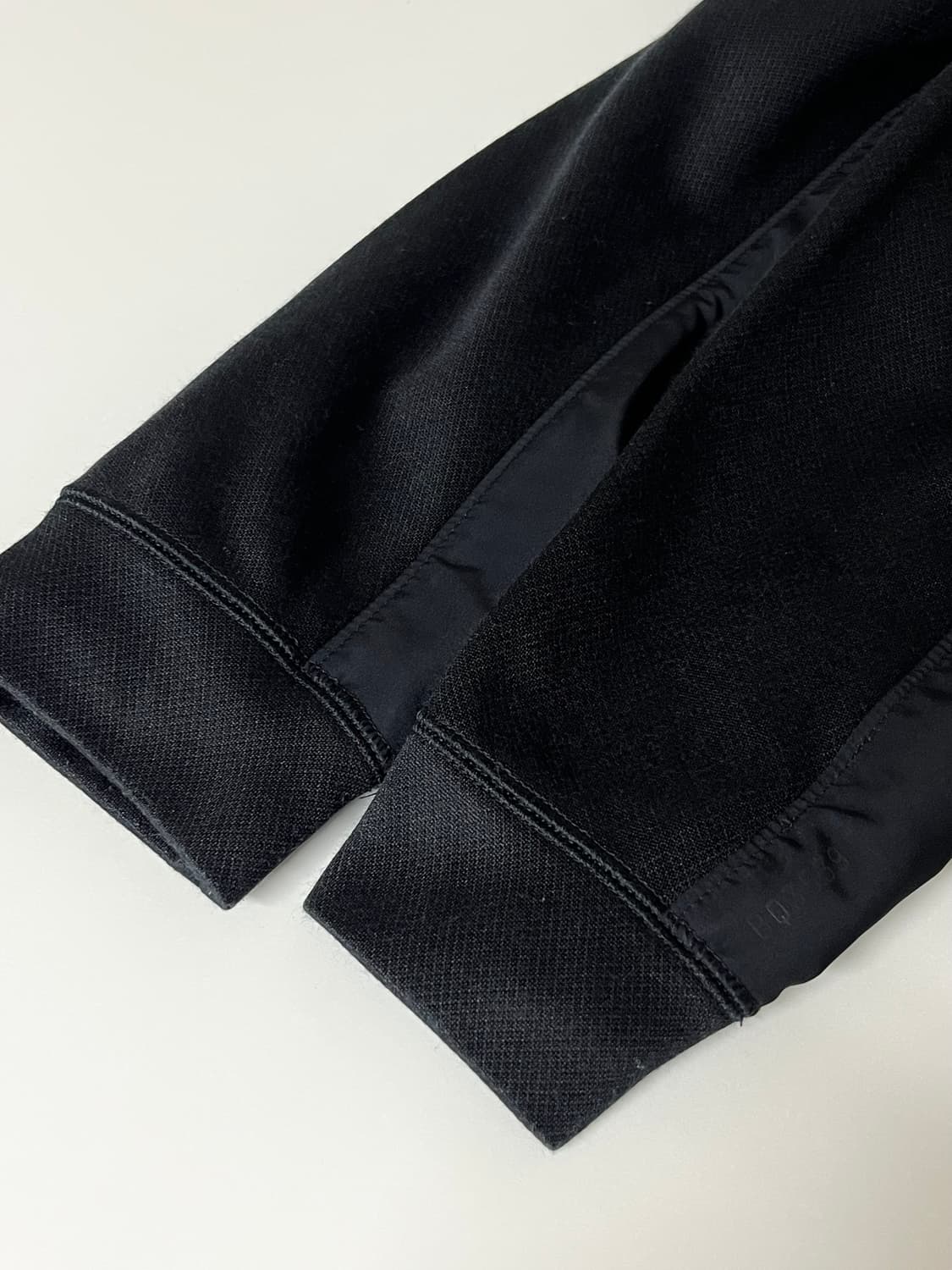 110) 아디다스 백프린팅 후드 집업 블랙 상품이미지7