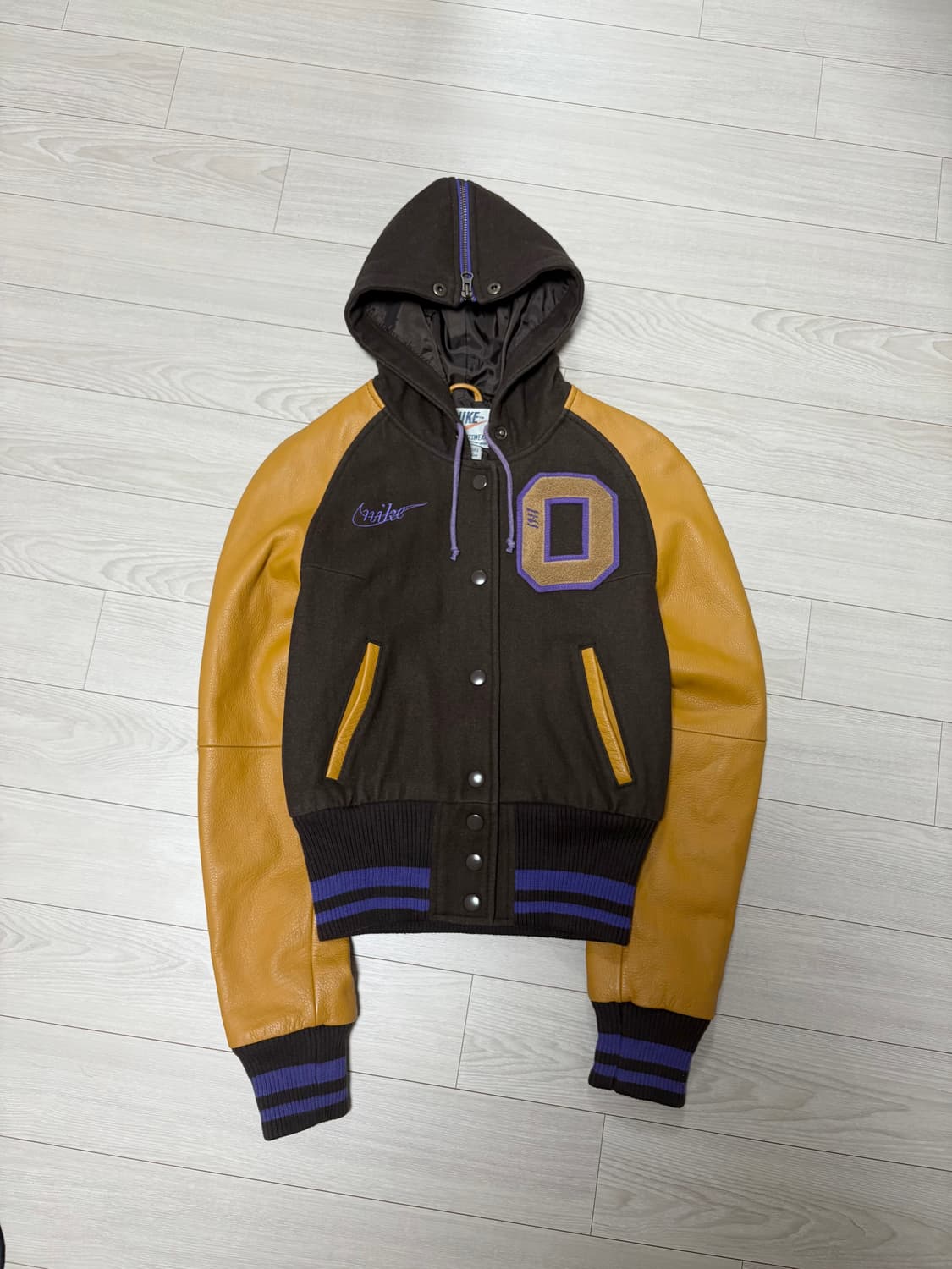 나이키 소가죽 바시티 자켓 상품이미지1