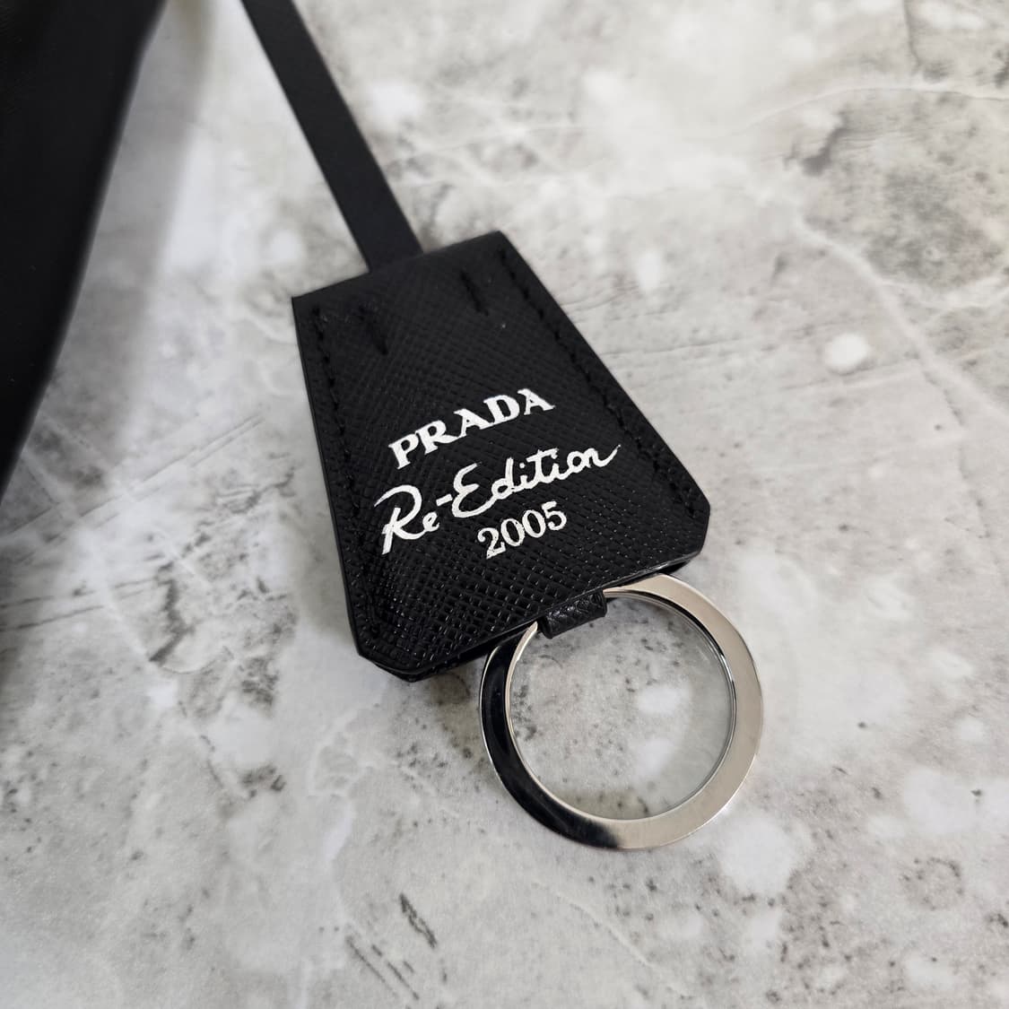 프라다 2005 리에디션 리나일론 호보백 판매 상품이미지5