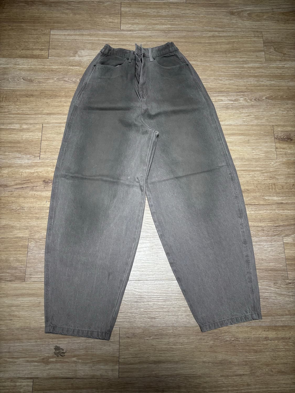 어반스터프 오일 워시드 데님 팬츠 더티 그레이 상품이미지2