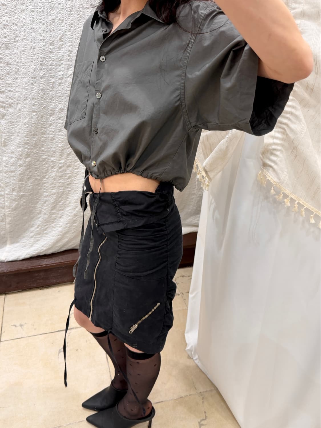 string charcoal cropped shirts 상품이미지5