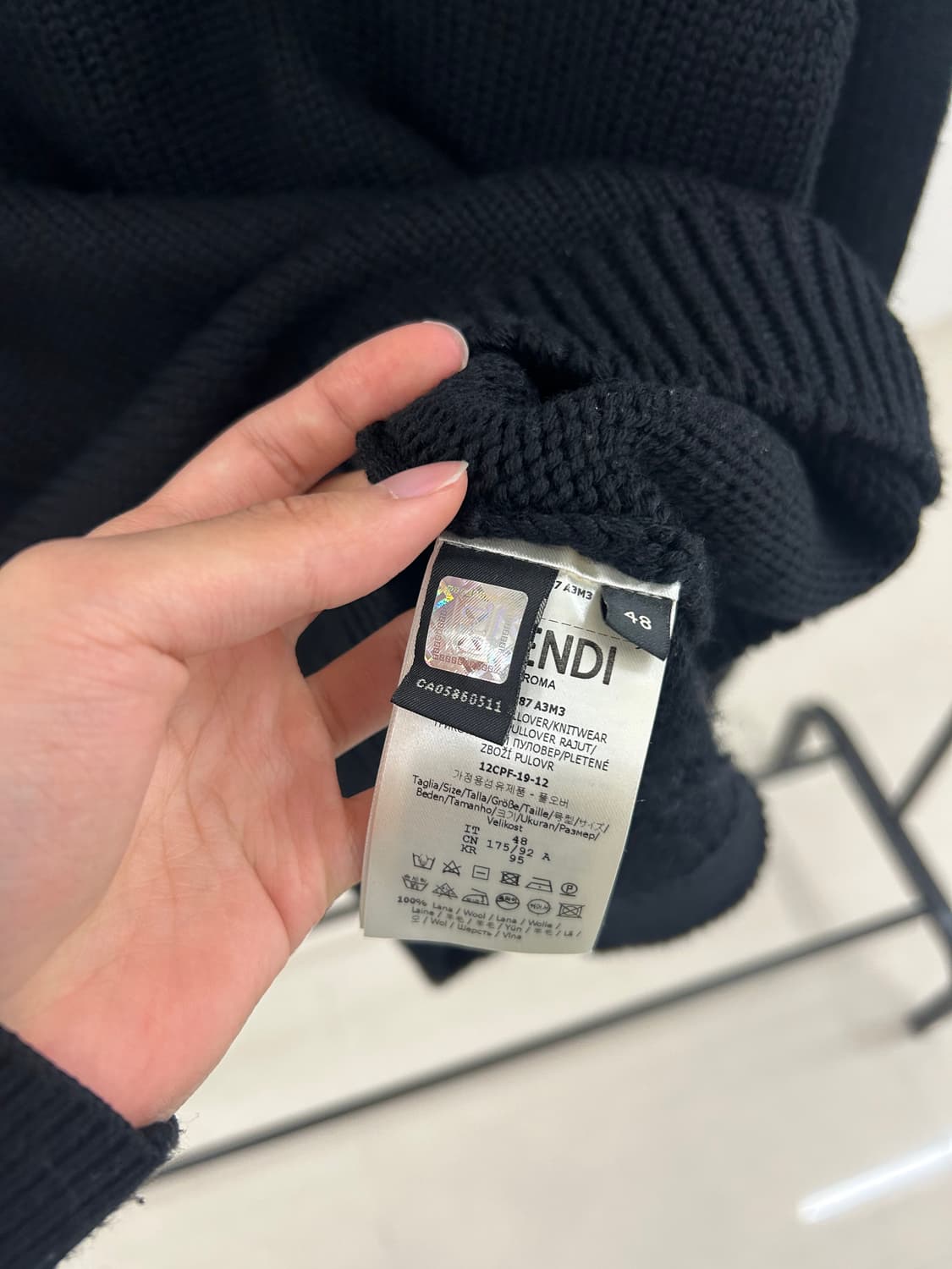 (105) 펜디 인타르시아 로고 니트 블랙 상품이미지4