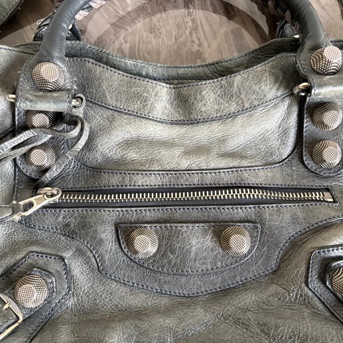 발렌시아가 모터백 다크 그린 상품이미지2