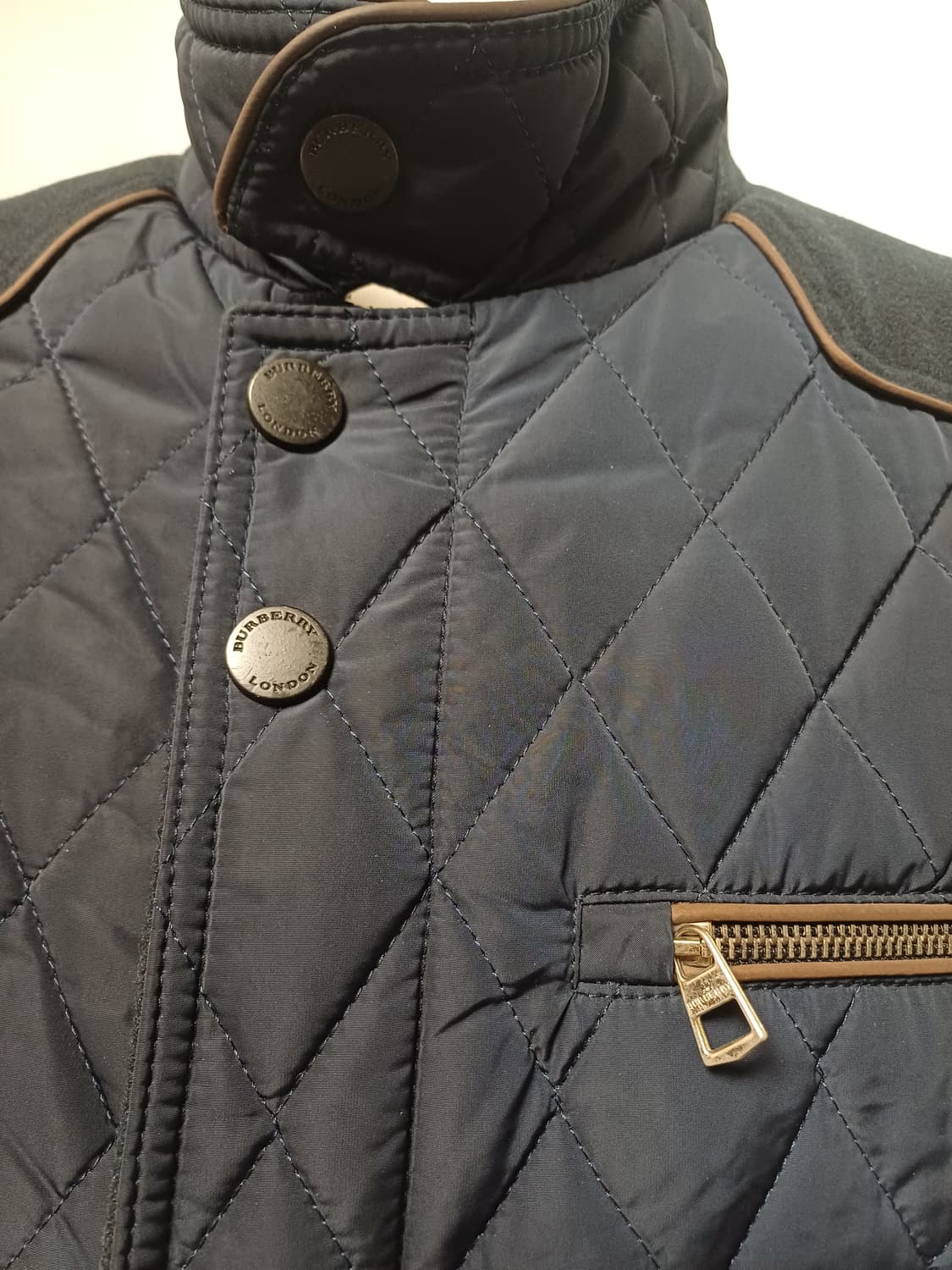 버버리(Burberry) 노바체크 안감 다이아몬드 퀼팅자켓 상품이미지6