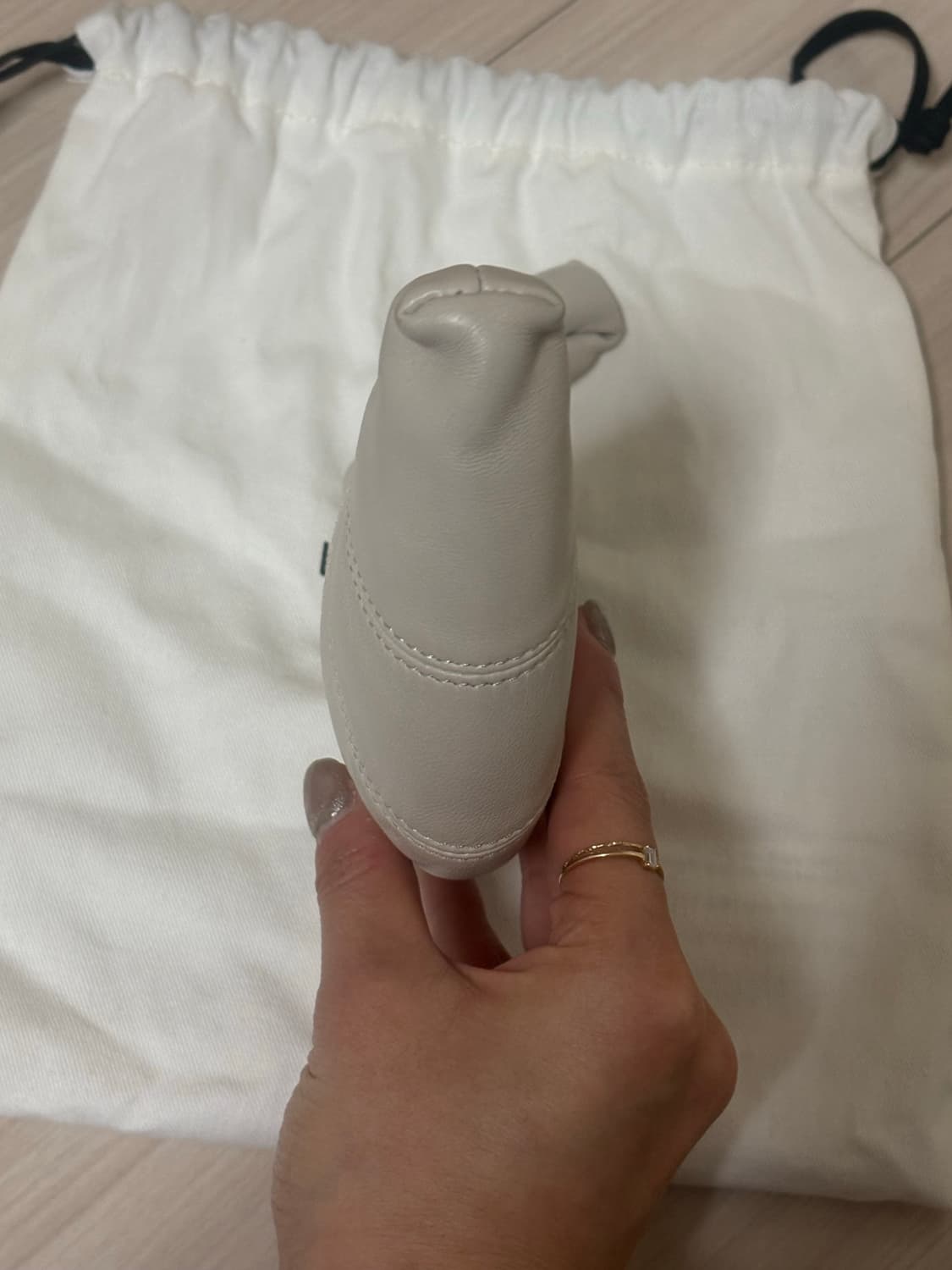 르메르 코인펄스 라이트 펠리칸 판매합니다 상품이미지6