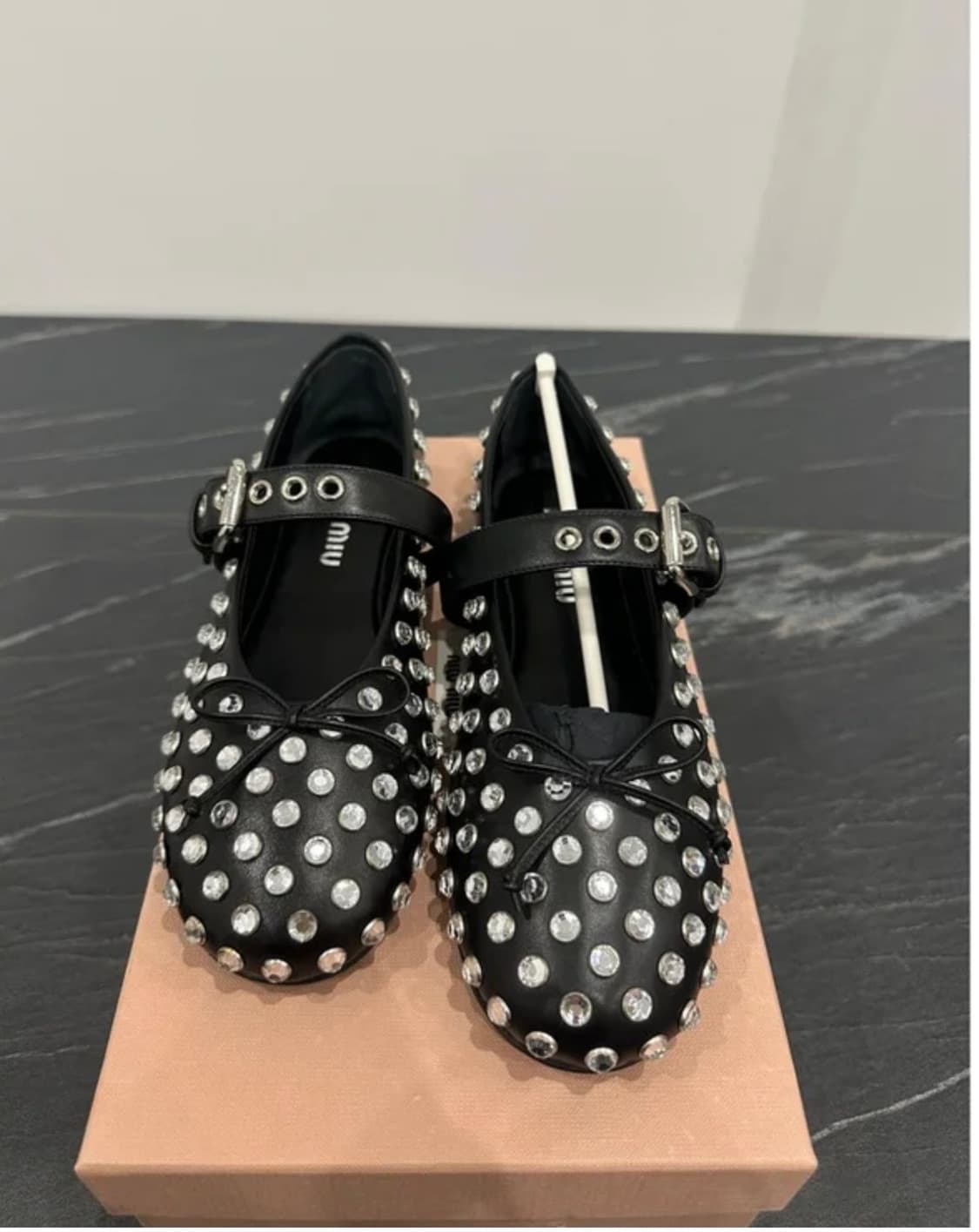 미우미우 레더 발레리나 플랫슈즈 상품이미지3