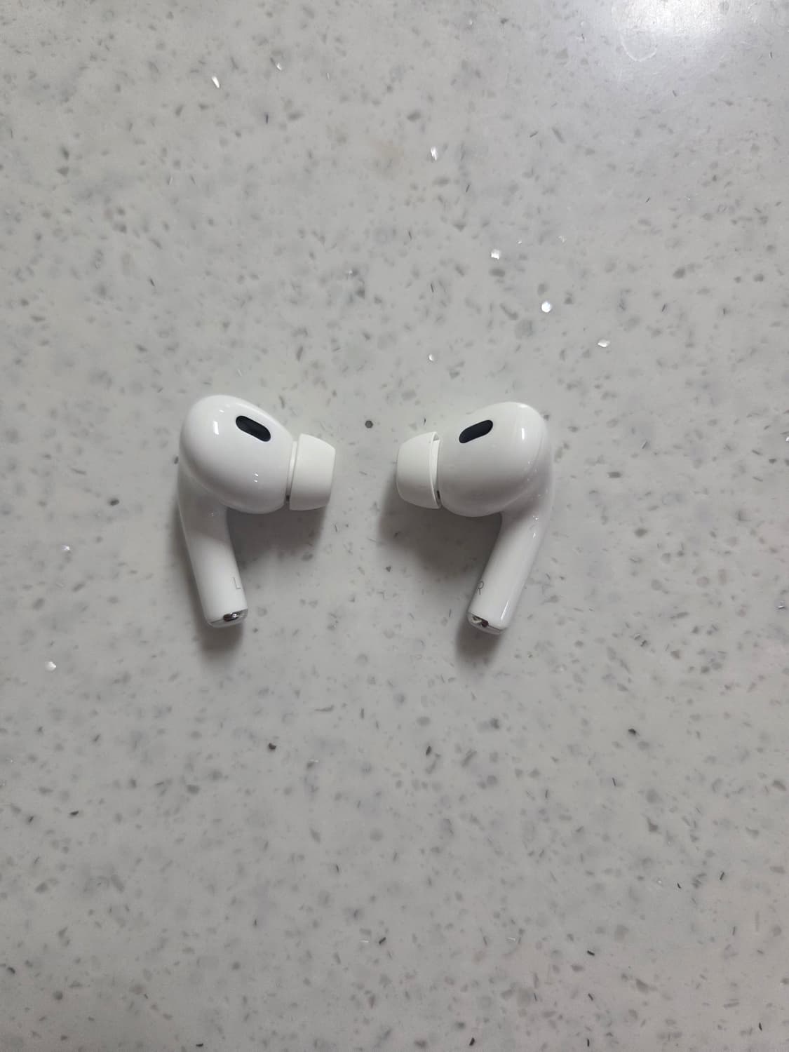 새상품급 에어팟 프로 2 상품이미지3