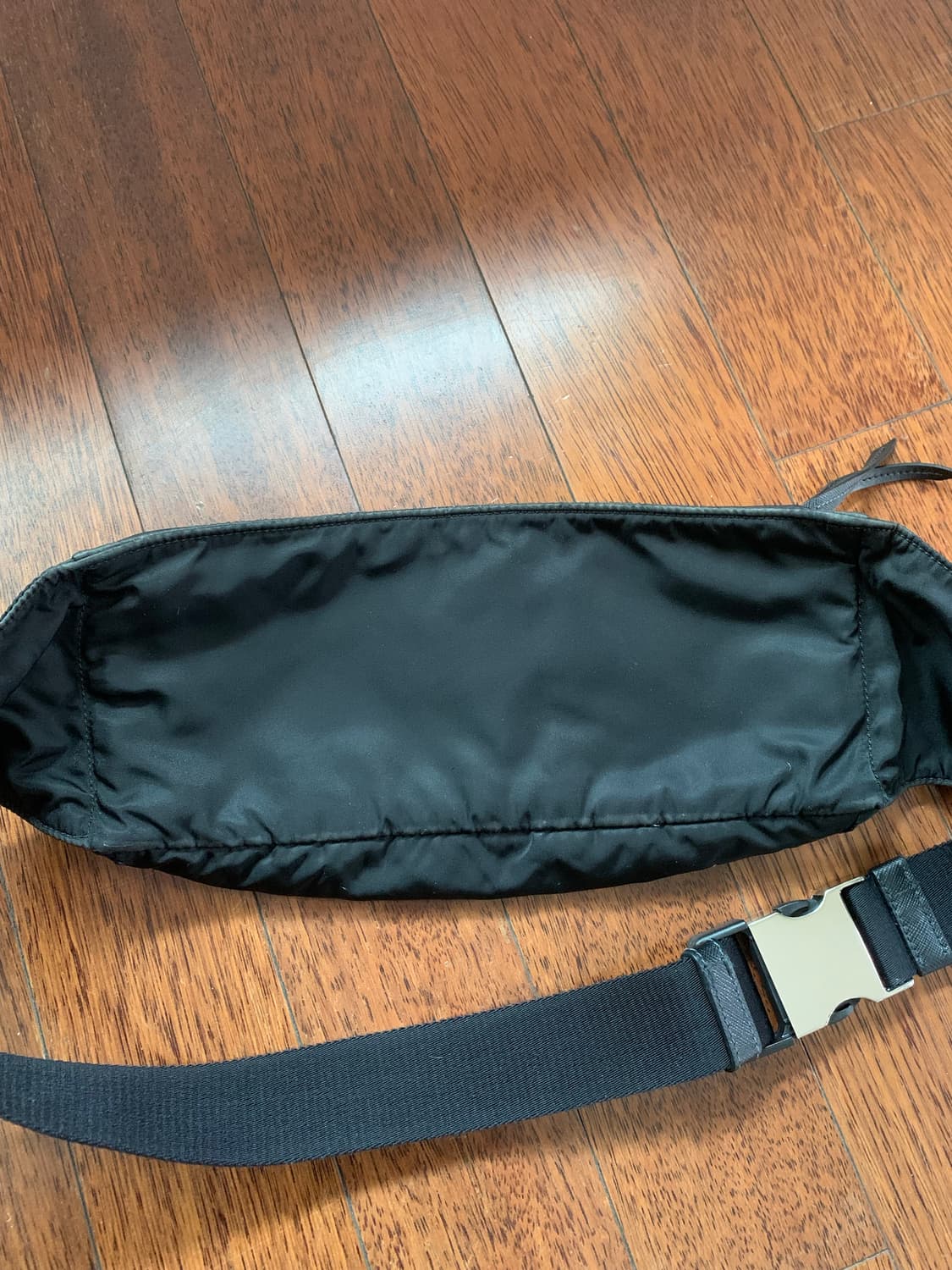 프라다 힙색 상품이미지5