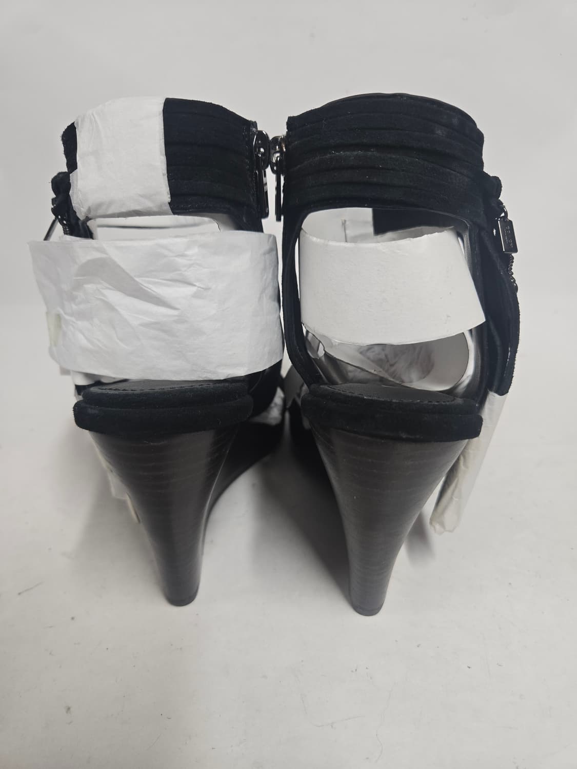 새제품)코치 블랙 스웨이드 테슬장식 웨지힐 샌들 240 상품이미지3