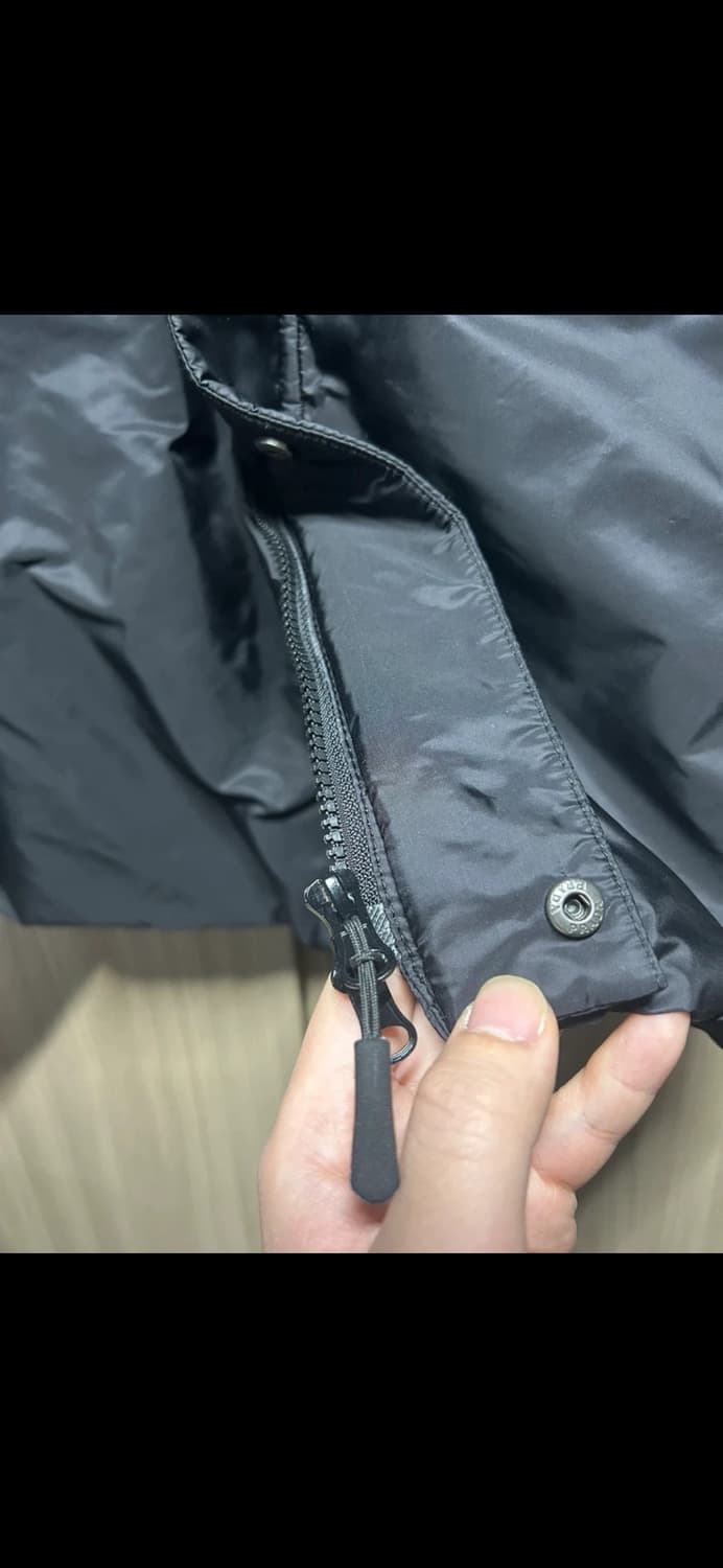 희귀매물) 프라다 스포츠 패딩자켓 블랙 상품이미지5