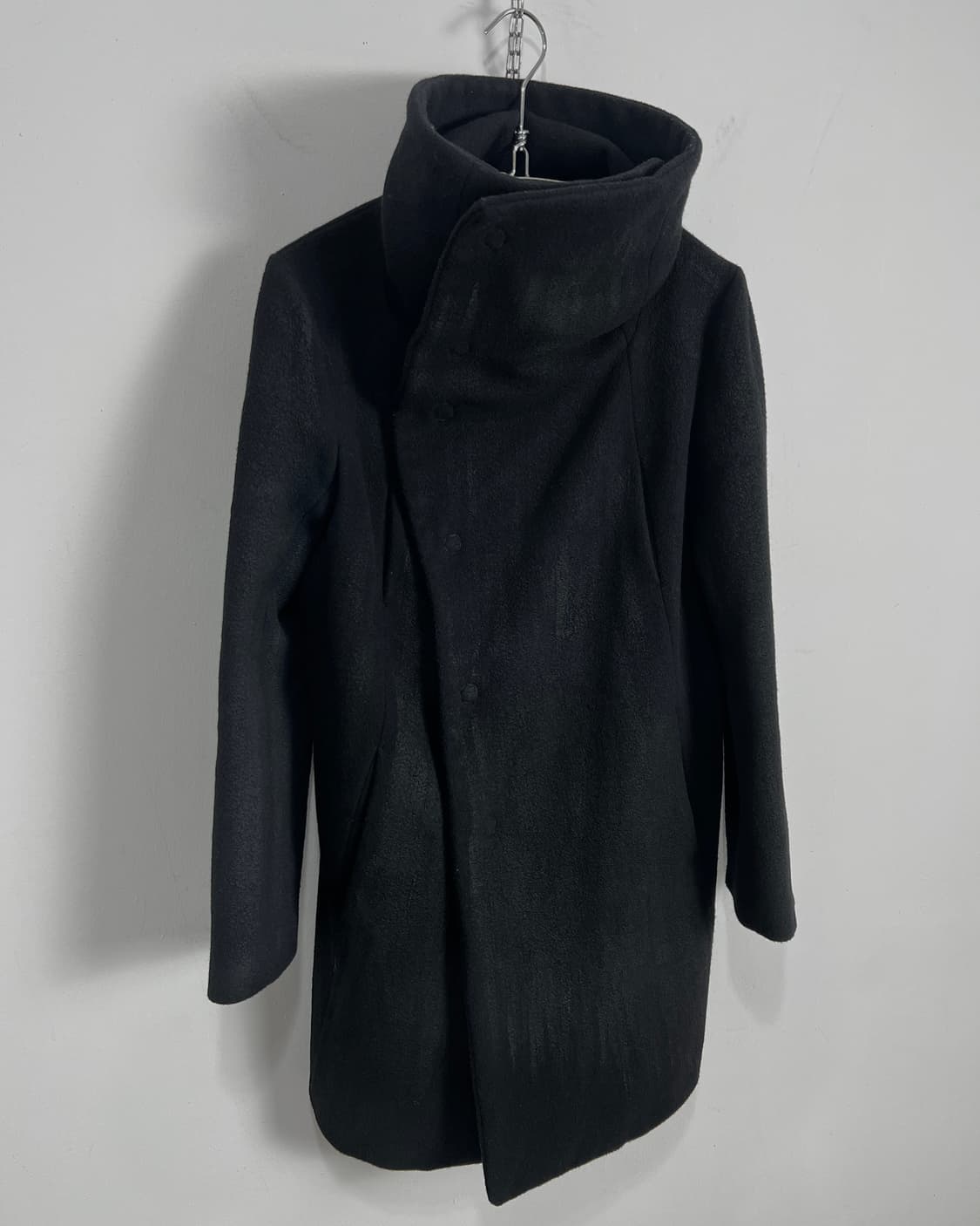 The Viridi Anne (더 비리디안) 코팅 하이넥 멜튼 울 코트 상품이미지6