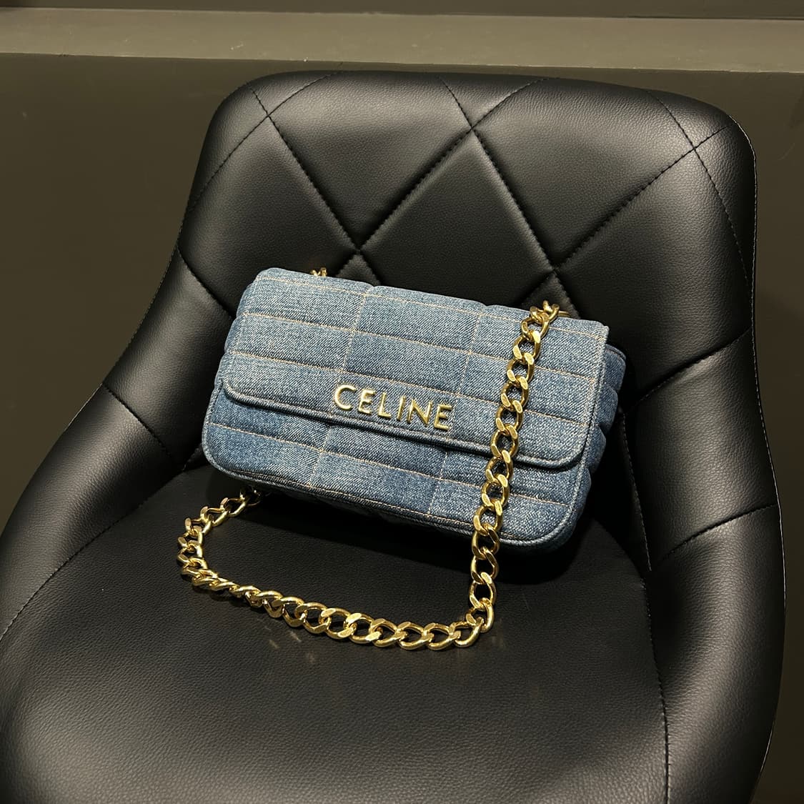 셀린느 모노크롬 마틀라세 체인백 상품이미지3