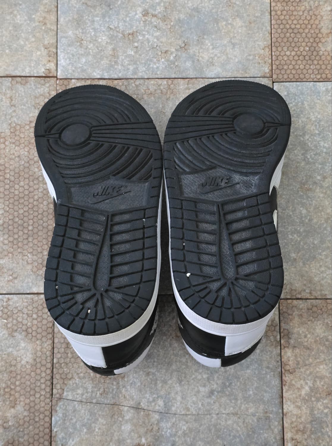 (240)나이키 에어 조던 1 미드 se 블랙 화이트 상품이미지8