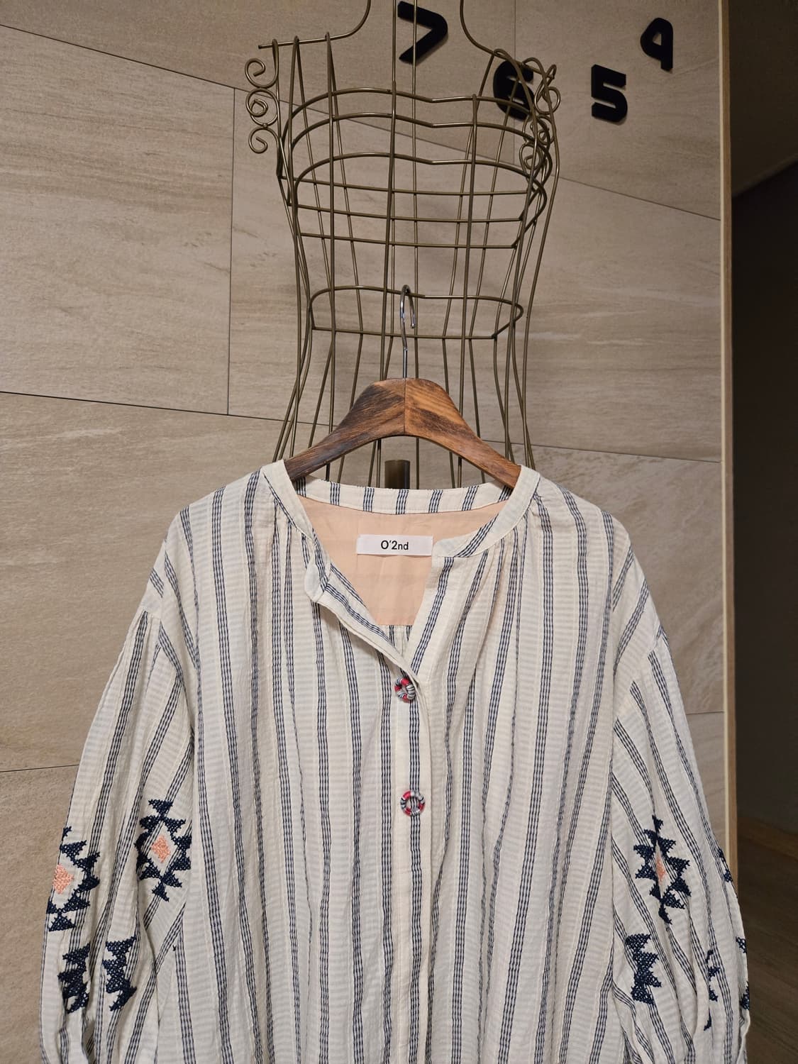 [55] O'2nd 오즈세컨 자수 블라우스 셔츠 상품이미지2