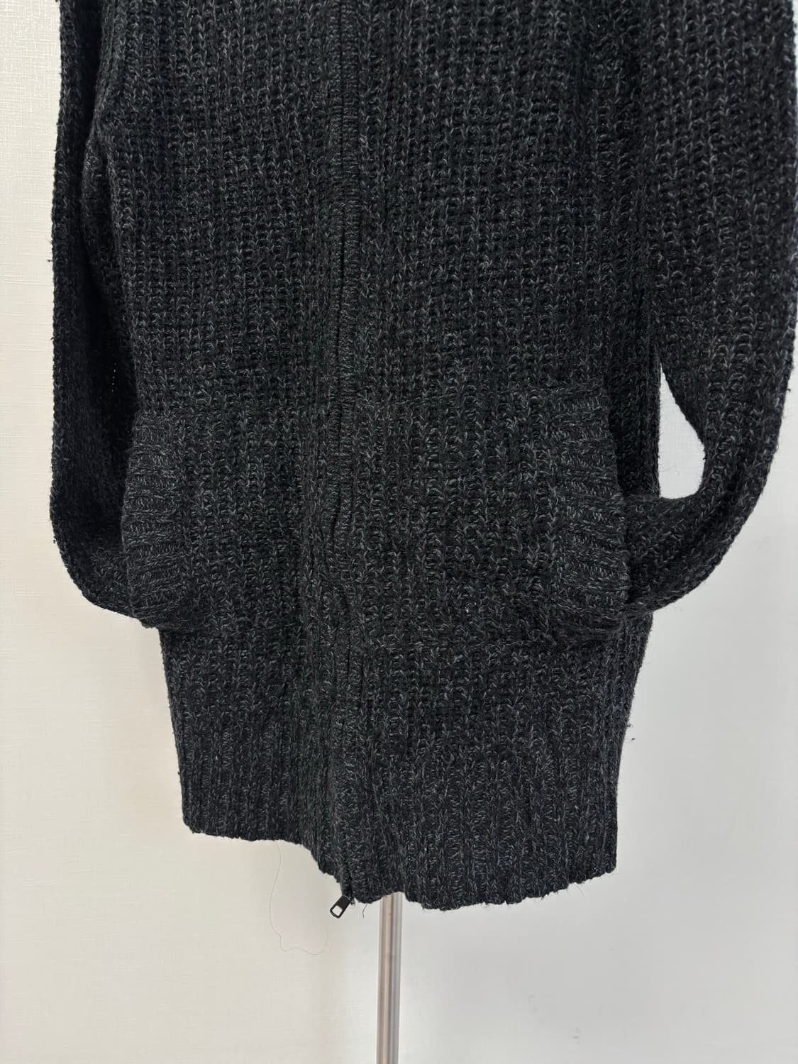 Dip Drops 투웨이 챠콜 니트 집업 상품이미지3