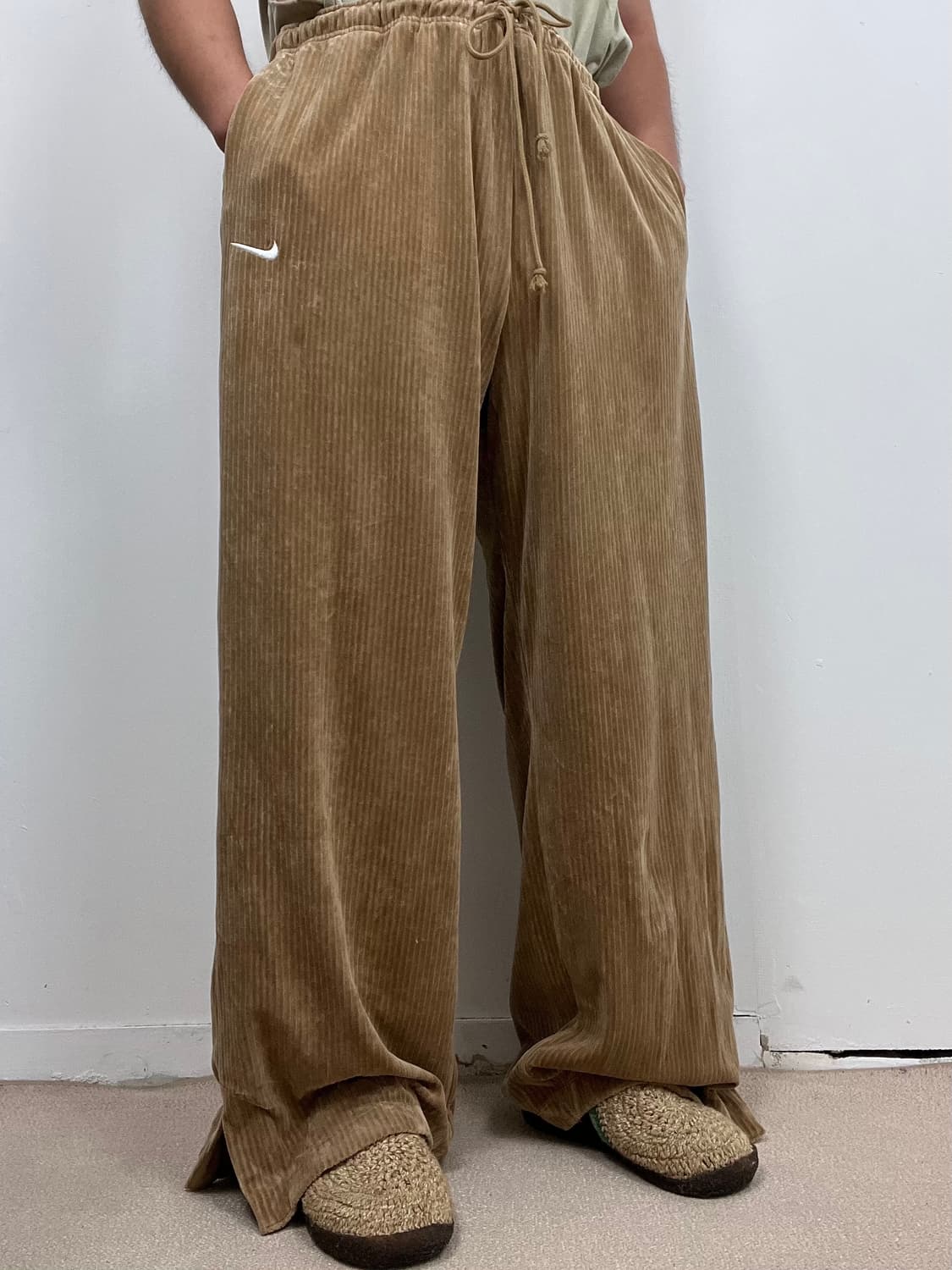 NIKE 나이키 골덴 와이드 하이 츄리닝 팬츠 상품이미지2