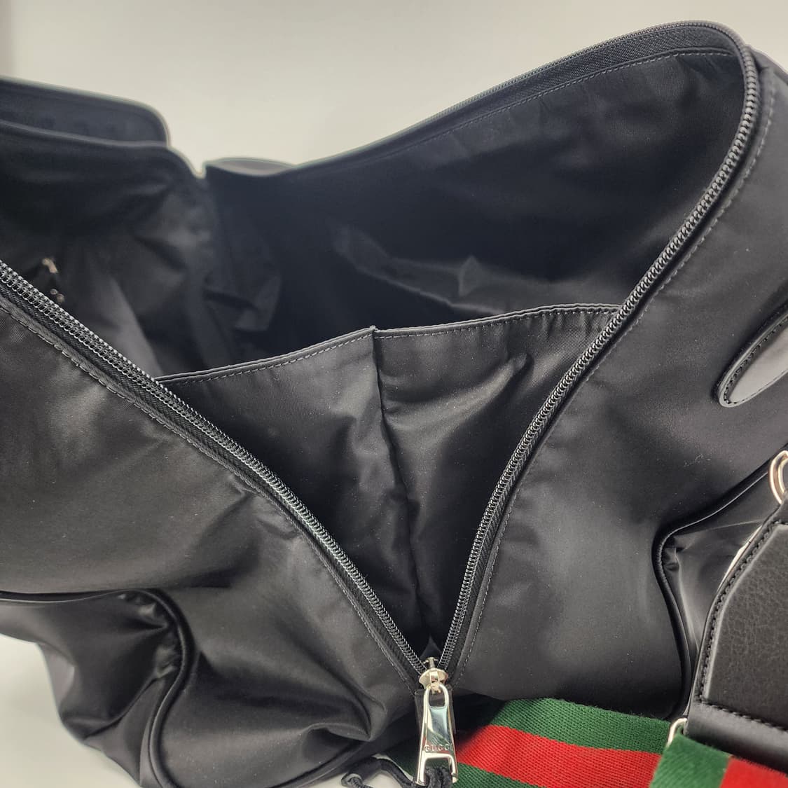 초민트급 구찌 이정재 라지 더플백 블랙 나일론 보스턴백 반둘리에 상품이미지9