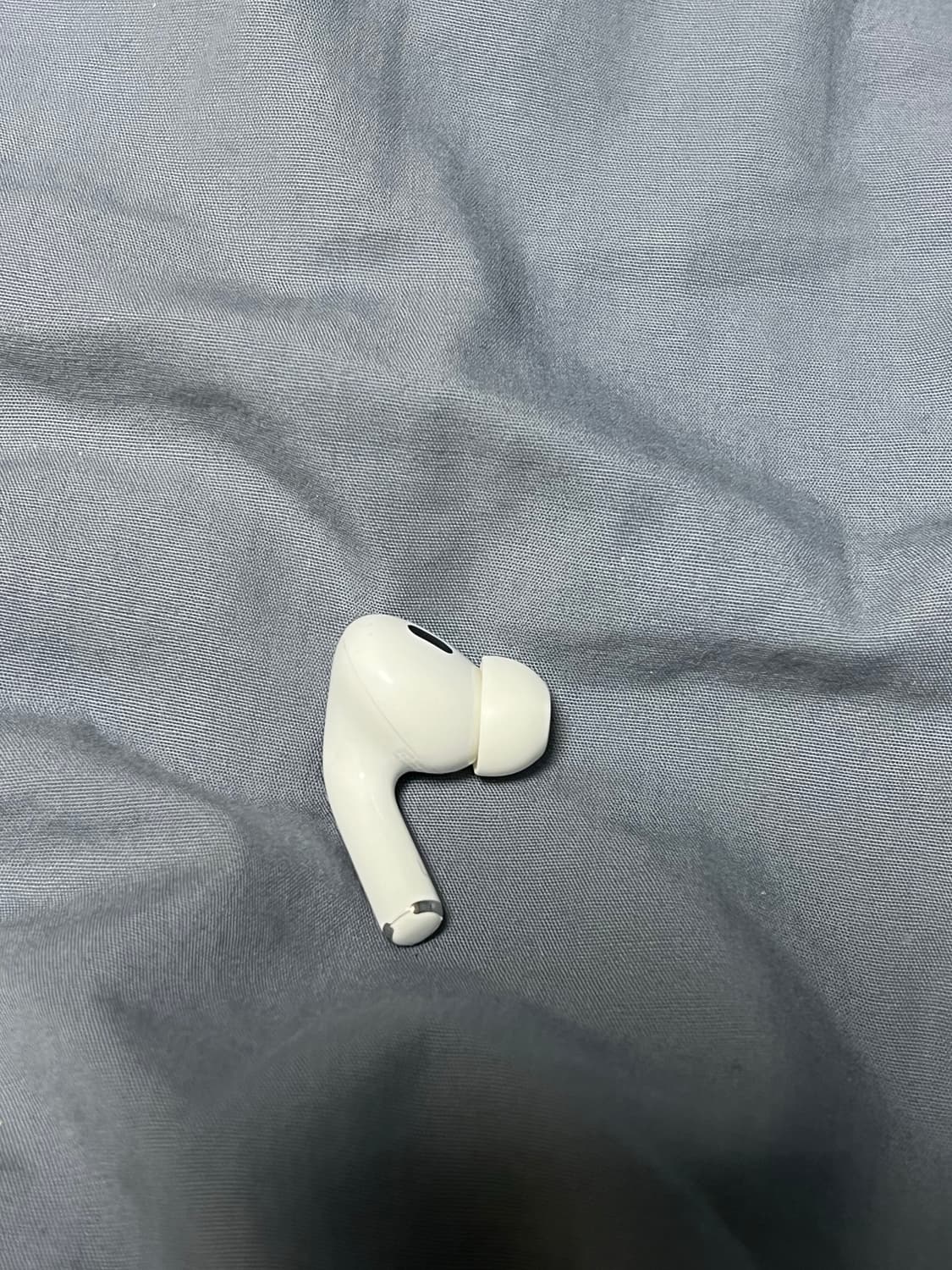 에어팟 프로 2세대 왼쪽 상품이미지2