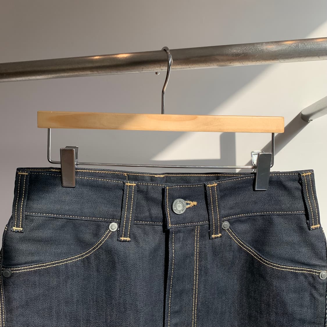 [리바이스] 엔지니어드 진 로우라이즈 데님 스커트 치마 상품이미지2