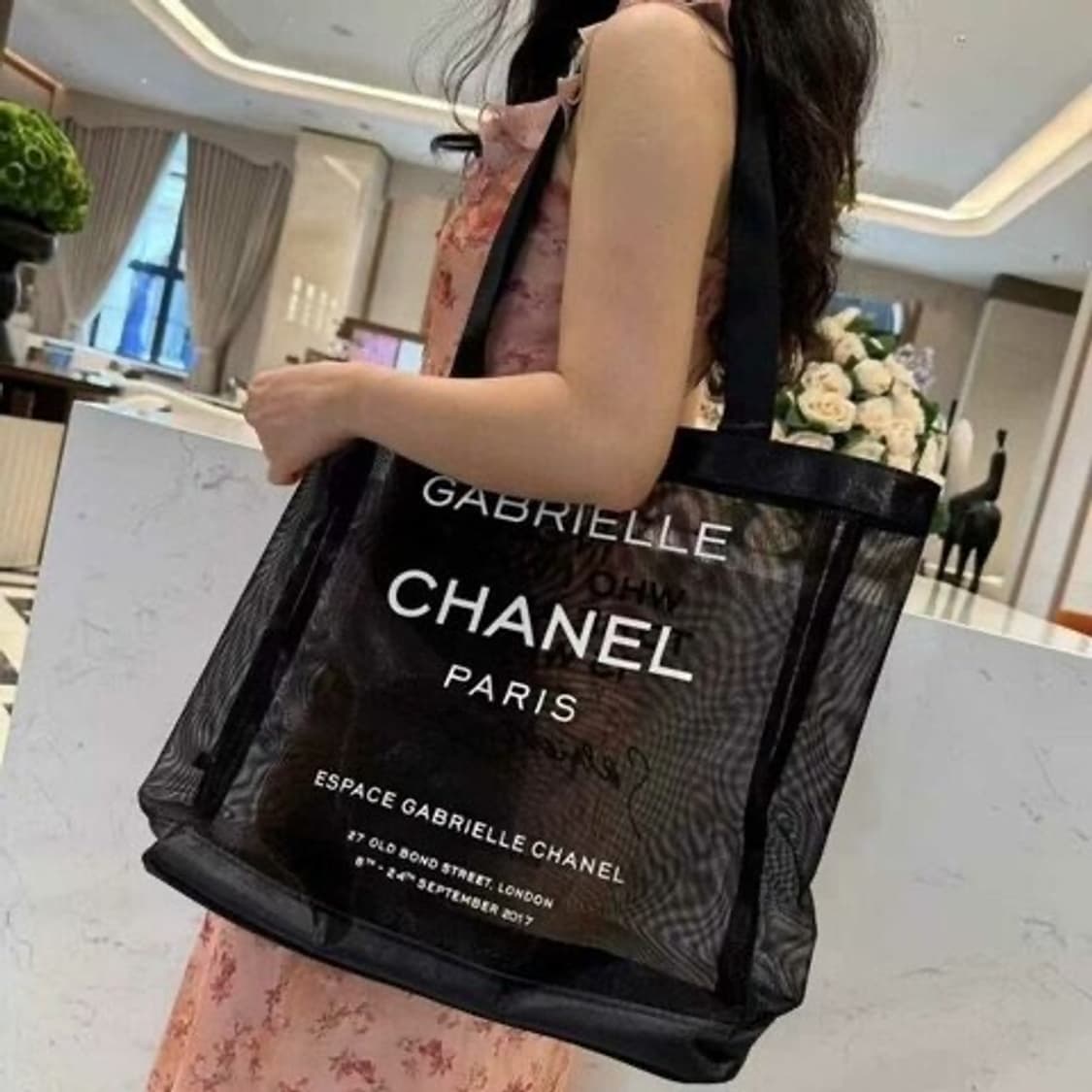 샤넬뷰티 가브리엘 매쉬 에코백 블랙 상품이미지6
