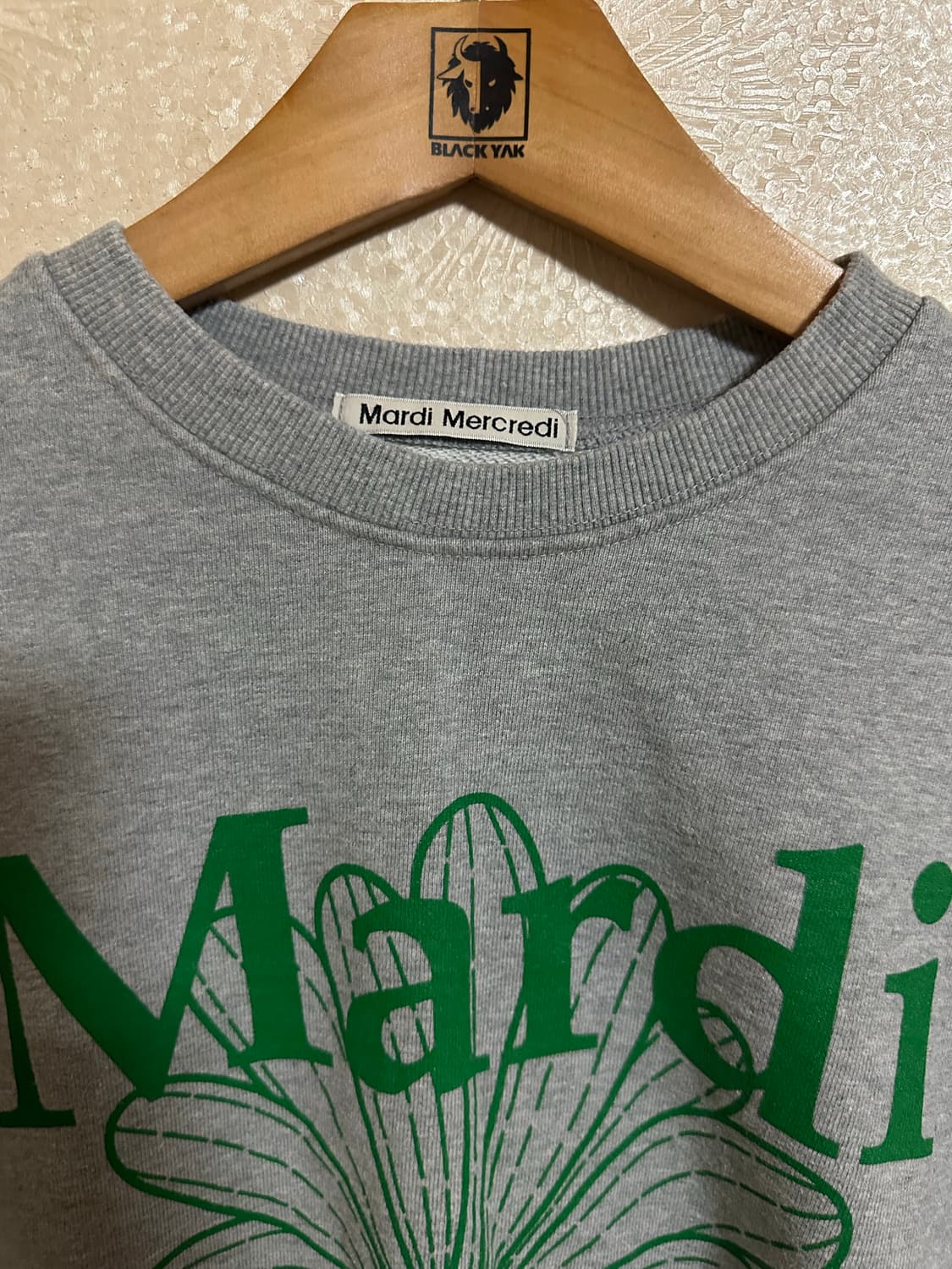 마르디 메크르디 맨투맨 FREE 회색 판매 상품이미지2