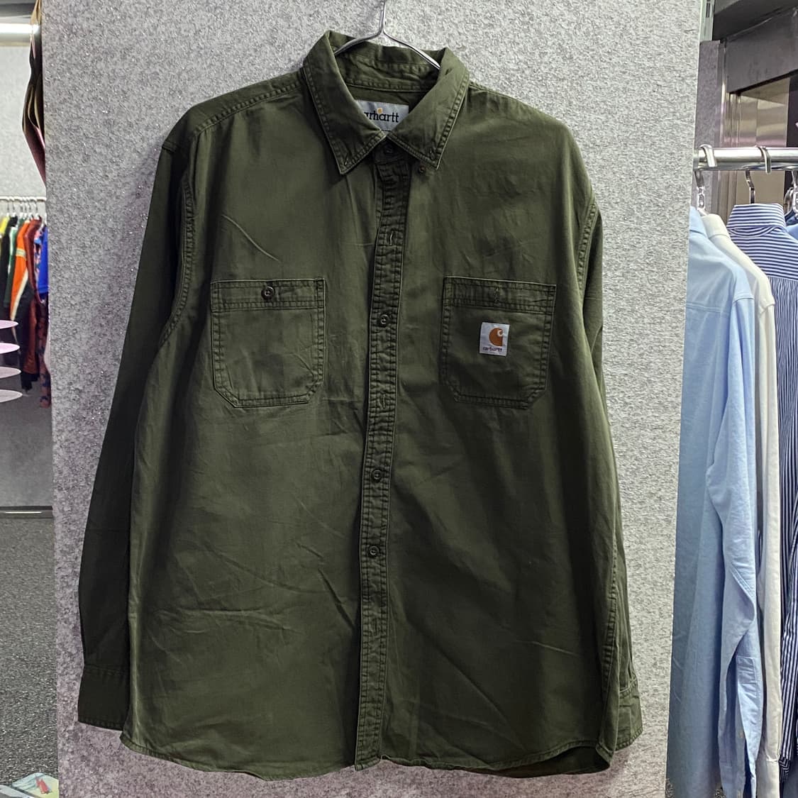 칼하트 패치로고 투포켓 카키 셔츠 B3166 상품이미지2