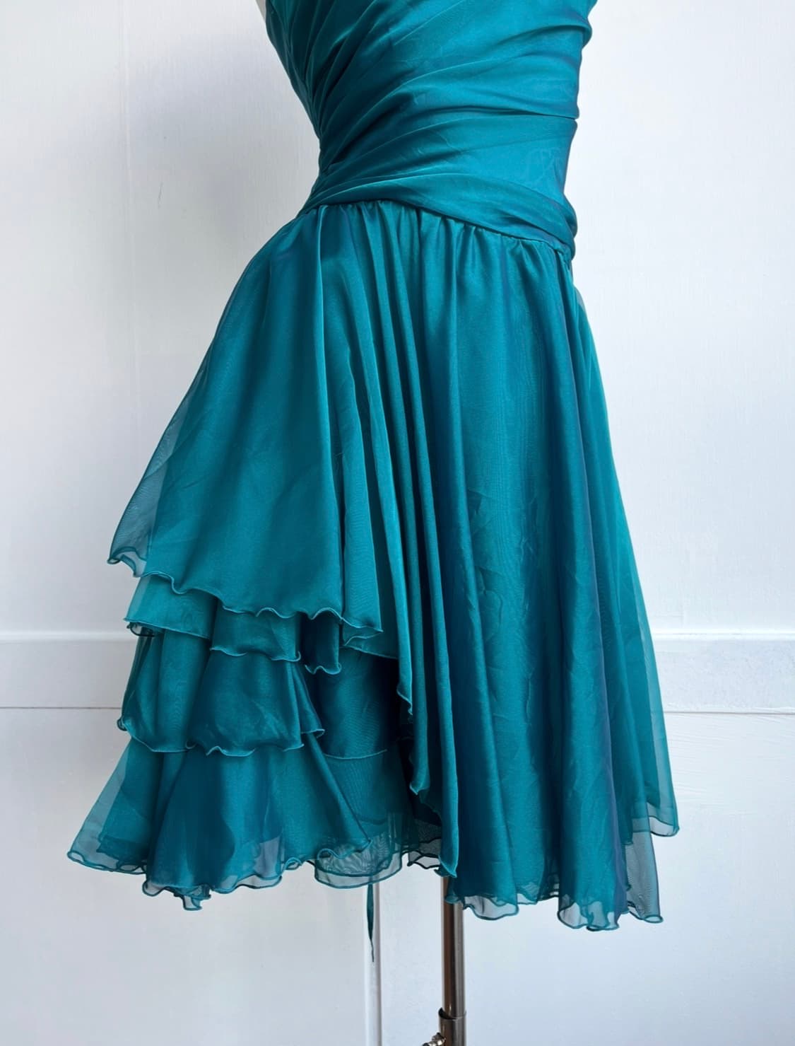 Genet Vivien 주네비비안 에메랄드 아일렛 원피스 상품이미지5