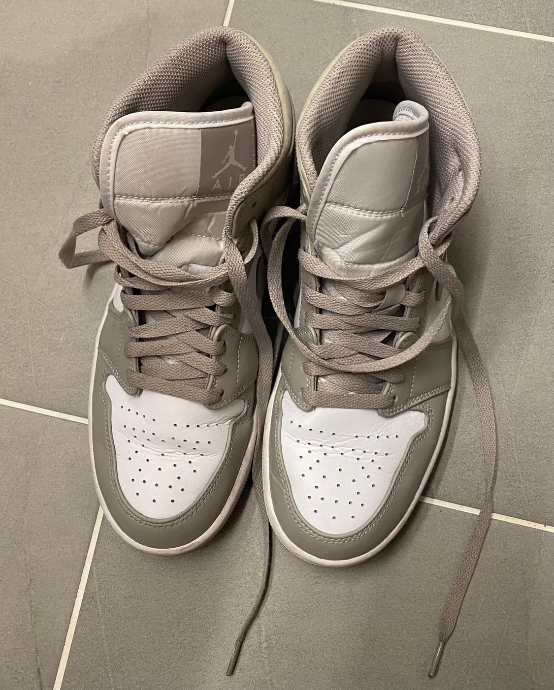 나이키 에어 조던 1 미드 컬리지 그레이 260 상품이미지1