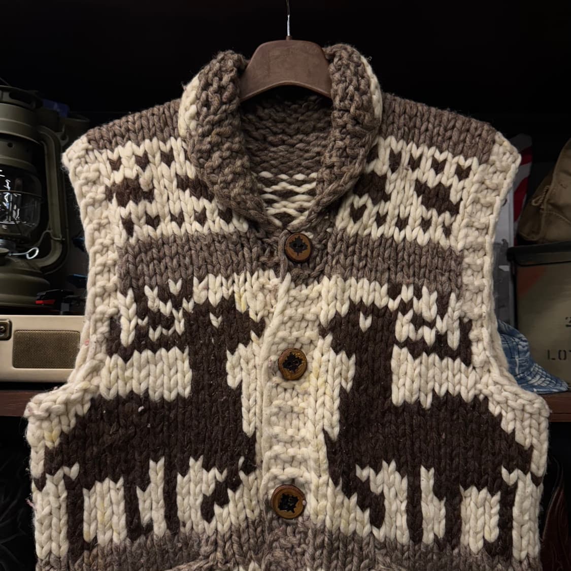 캐나디안 오리지널 순록 패턴 나무 단추 헤비 울 코위찬 베스트 N227 상품이미지3