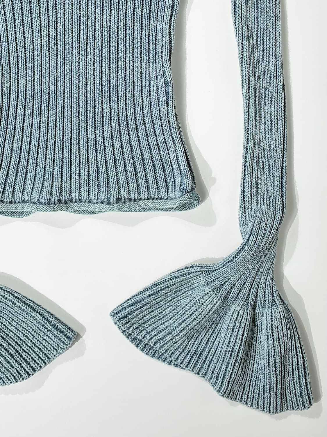 아크네 스튜디오 러플 슬리브 니트 스웨터 블루 XXS사이즈 상품이미지3