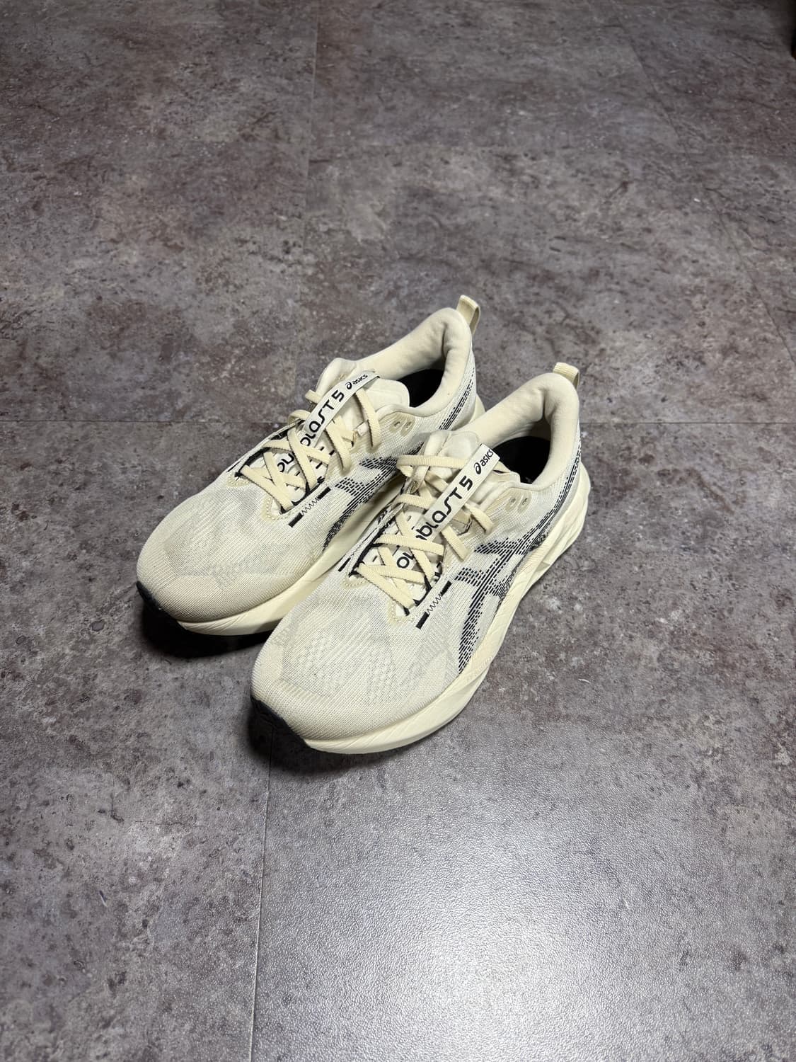 아식스 노바블라스트5 270 상품이미지1