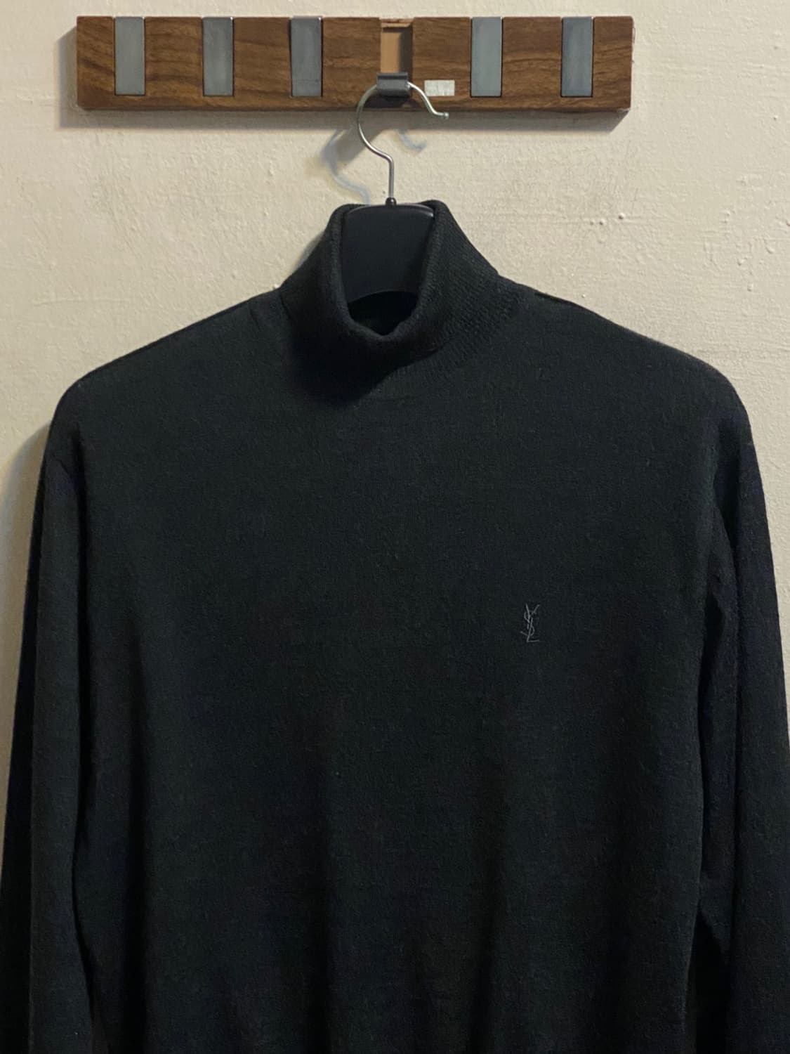 입생로랑 블랙 터틀넥 니트 상품이미지2