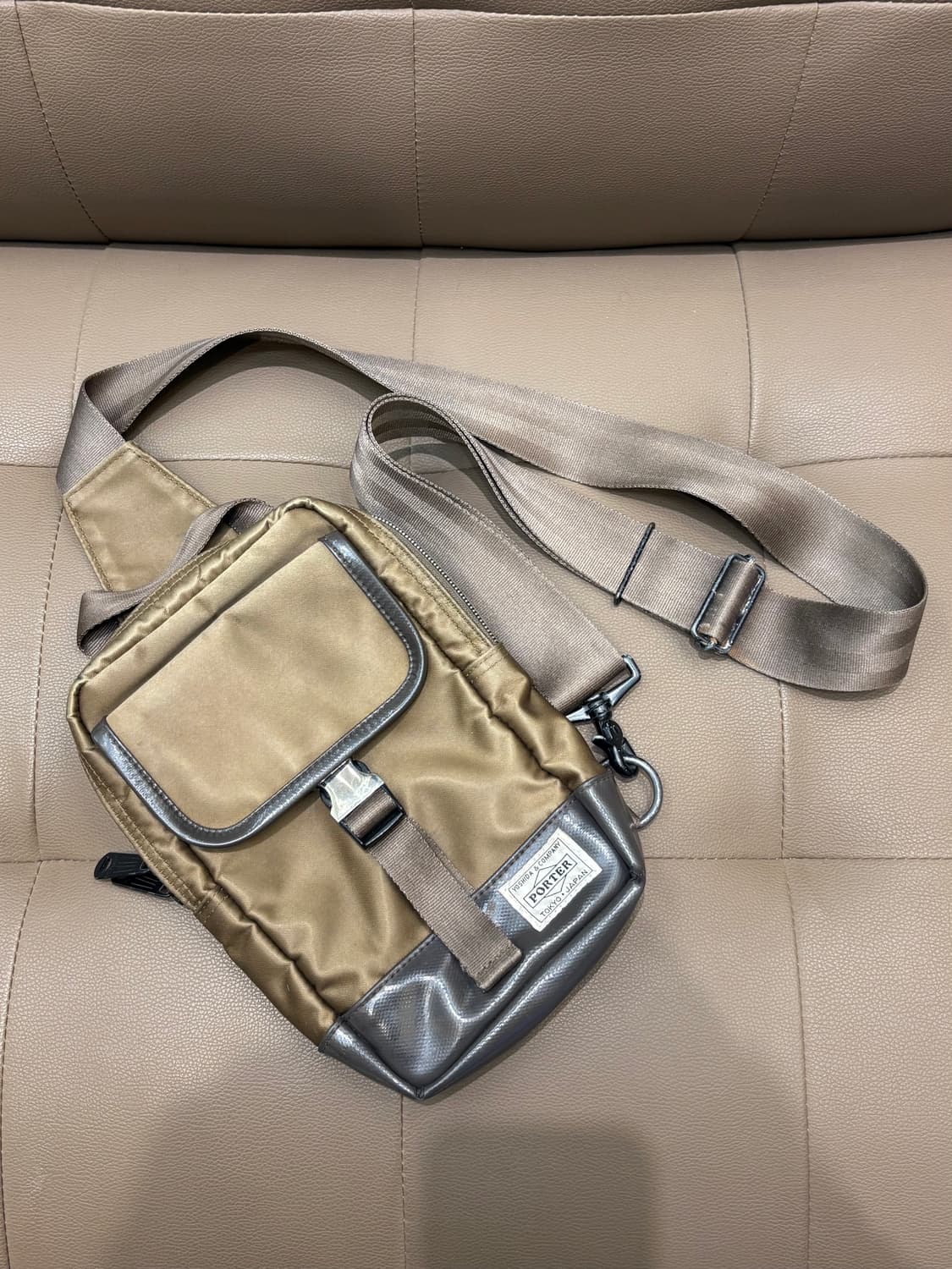 포터 x 삭스 바 슬링백 상품이미지1