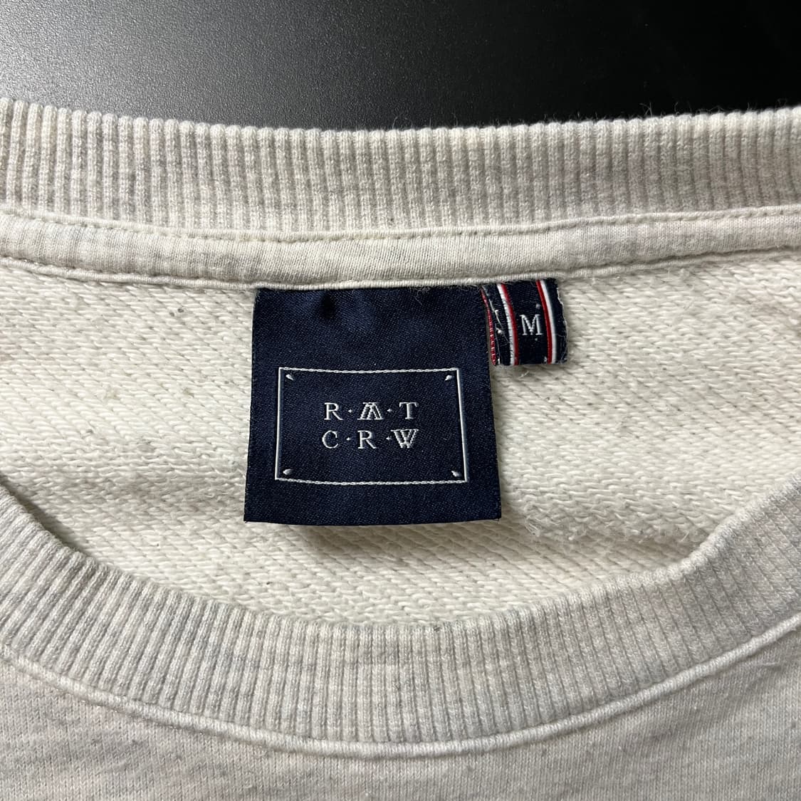 로맨틱크라운 맨투맨 상품이미지5