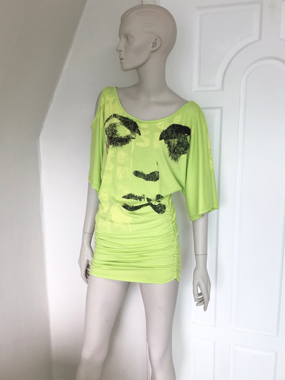 Neon Green Women- Face Top 상품이미지1