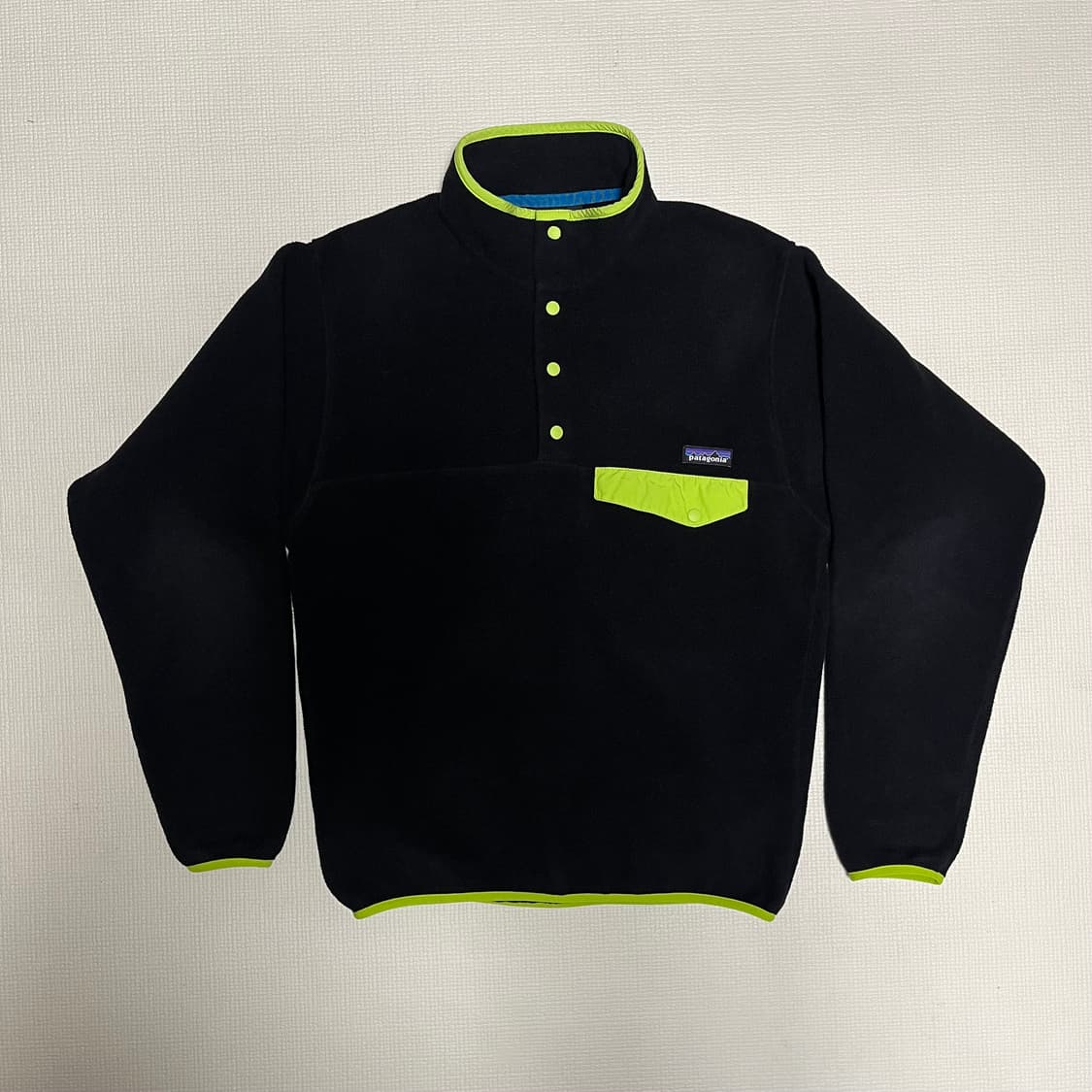 파타고니아 신칠라 블랙/네온 상품이미지1