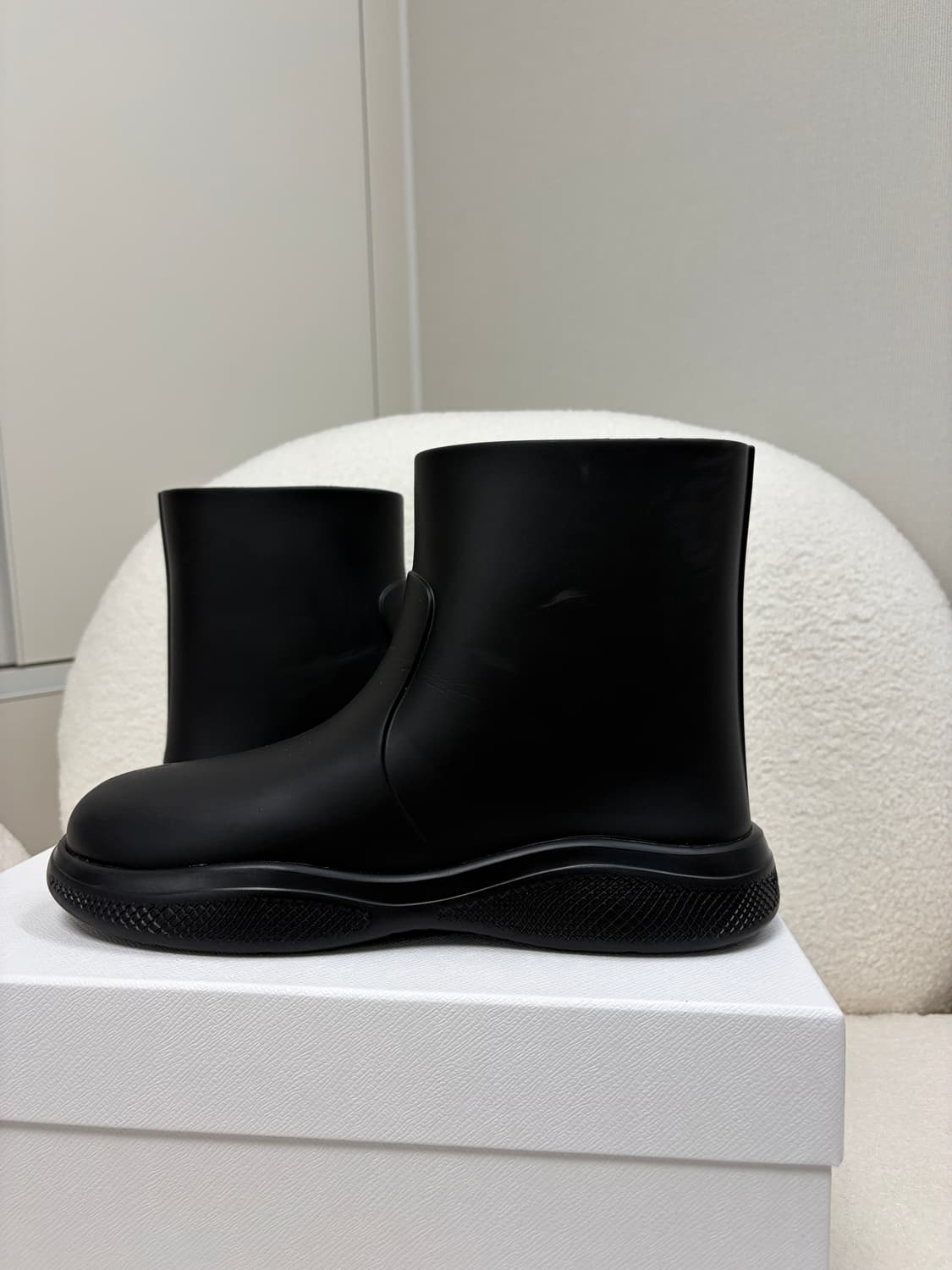 프라다 삼각 로고 러버 레인부츠 블랙 7사이즈 상품이미지5