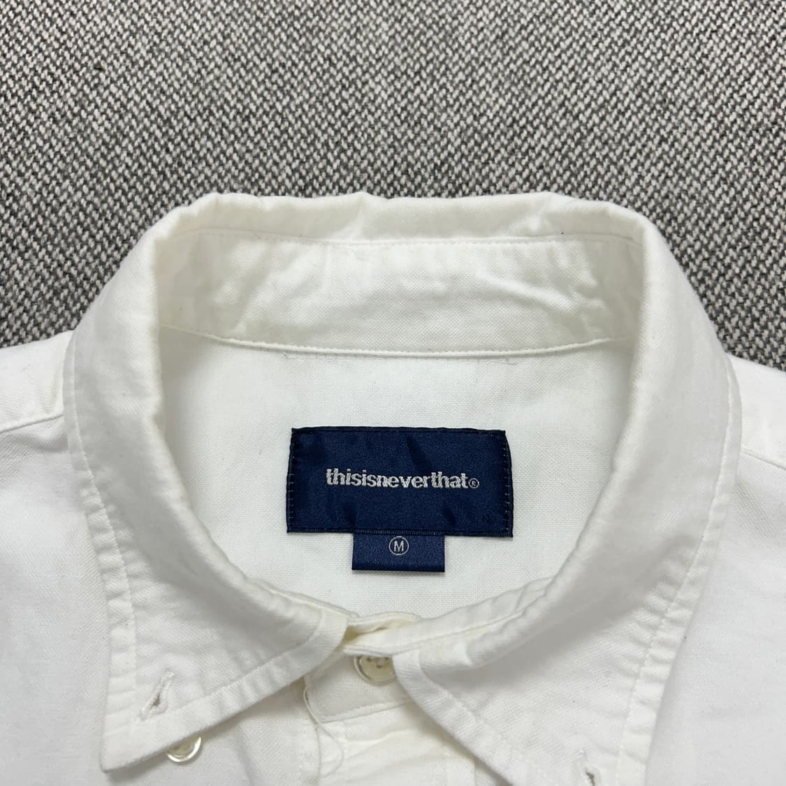 디스이즈네버댓 스펠아웃 화이트셔츠(M) 상품이미지2